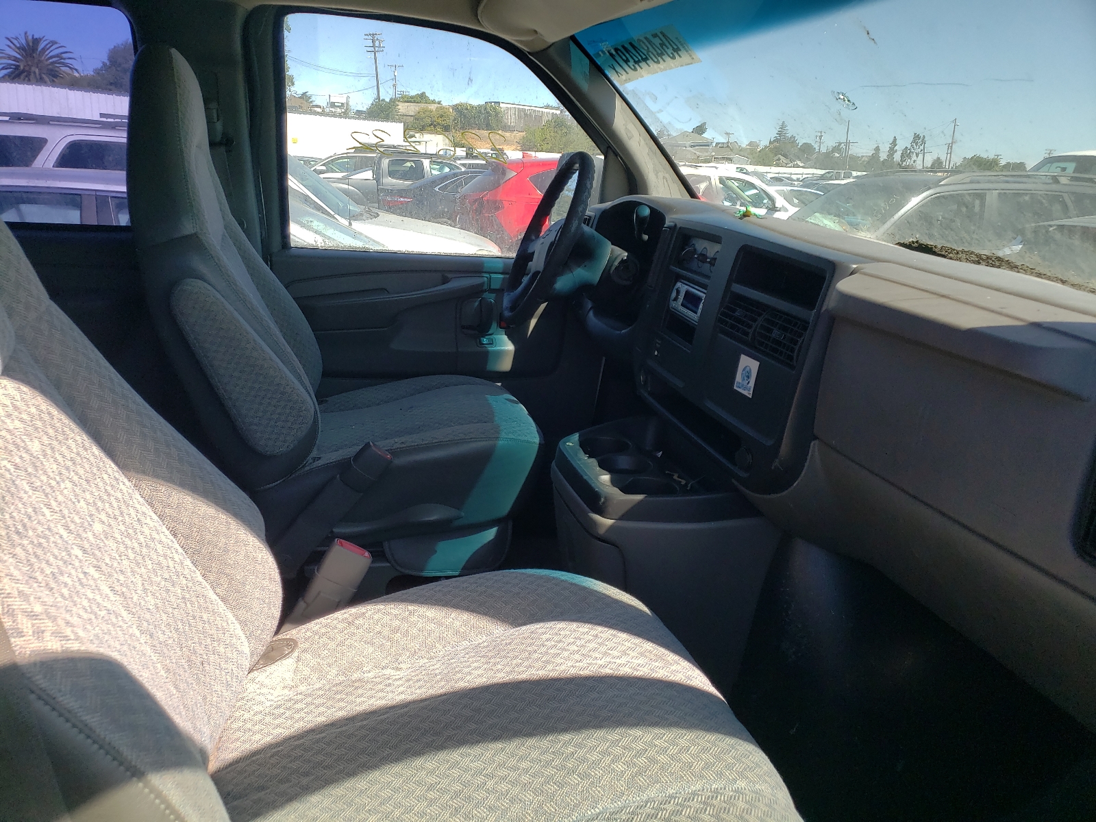 Photo 5 from auction – 2003 CHEVROLET EXPRESS G3 with VIN 1GAHG39U331191328