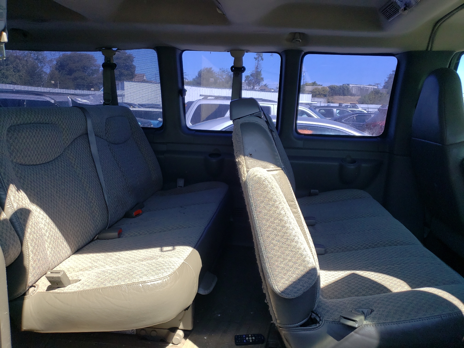 Photo 6 from auction – 2003 CHEVROLET EXPRESS G3 with VIN 1GAHG39U331191328