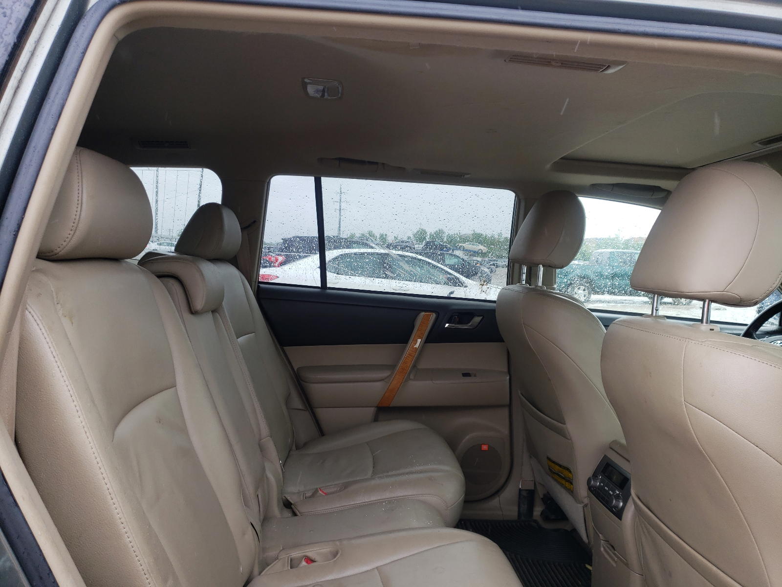 Photo 6 from auction – 2008 TOYOTA HIGHLANDER with VIN JTEEW44A882014786
