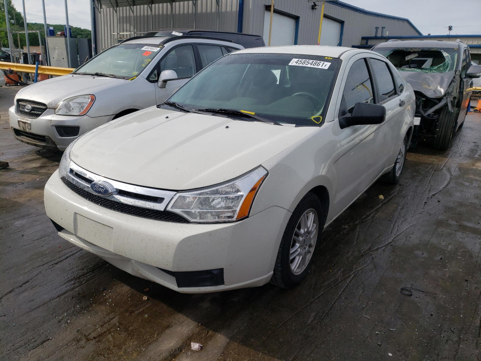 Photo 2 from auction – 2010 FORD FOCUS SE with VIN 1FAHP3FN9AW280413
