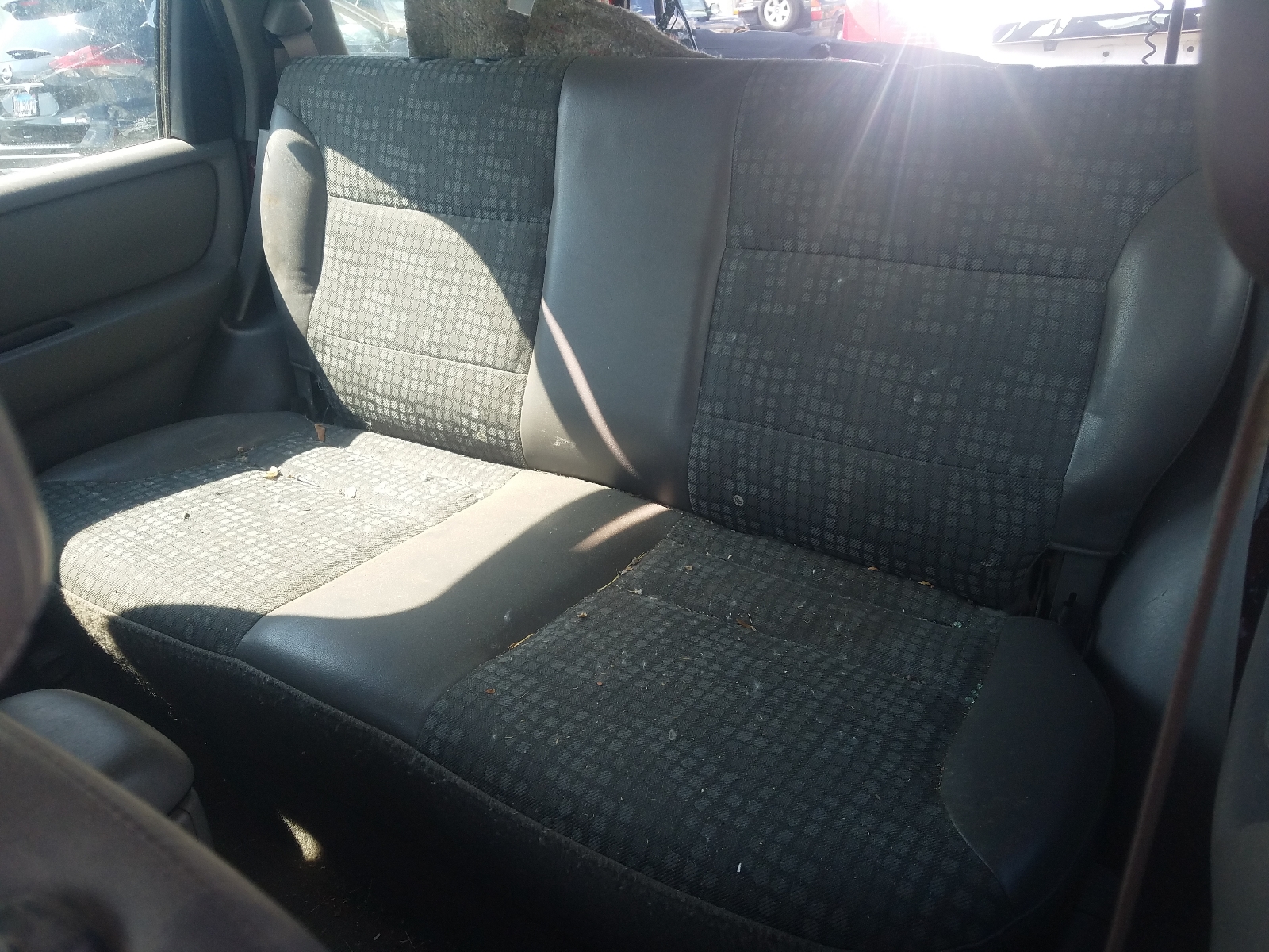 Zdjęcie 6 z aukcji – 2002 FORD ESCAPE XLS z VIN 1FMYU021X2KB77199