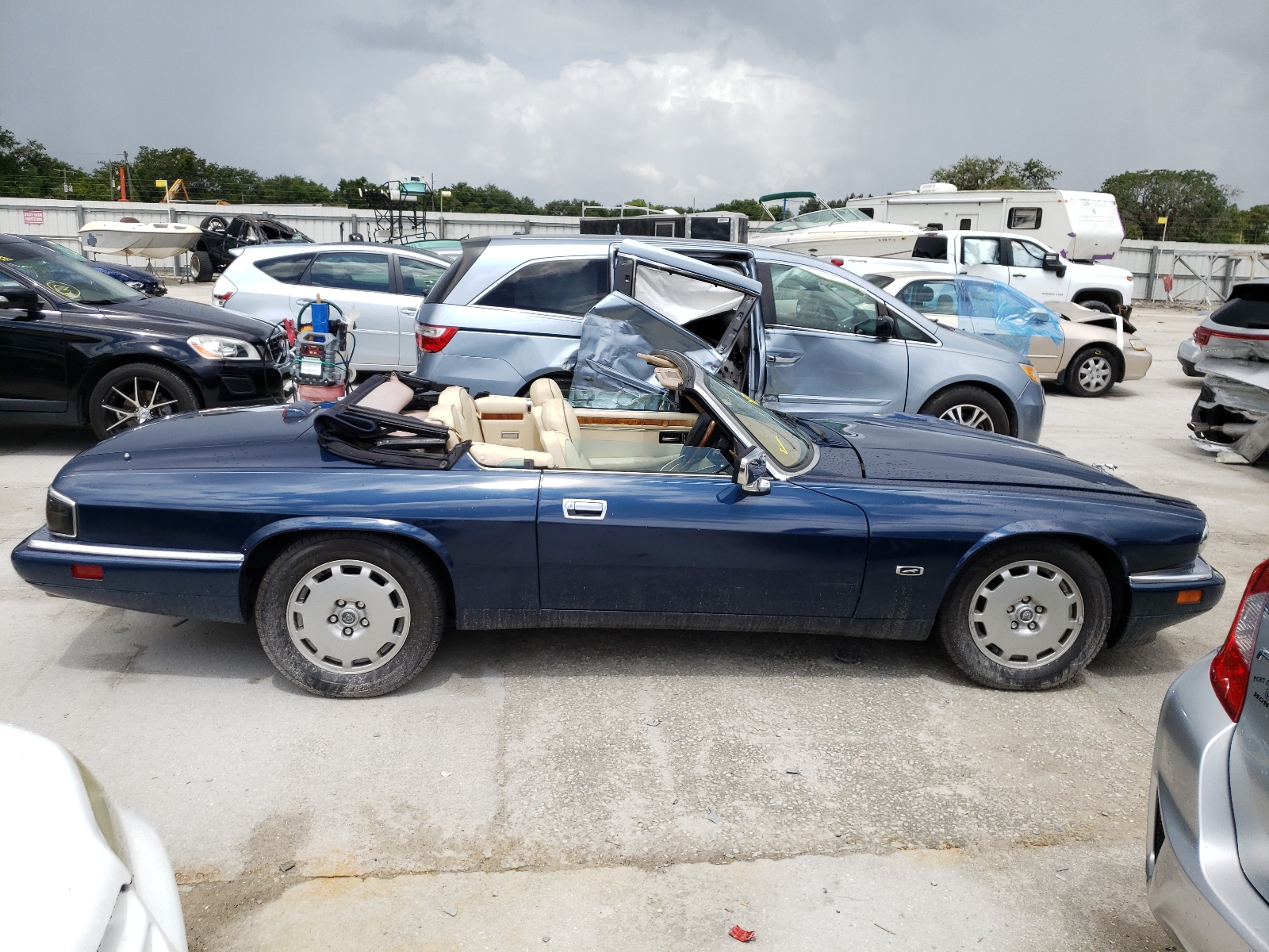 Photo 9 from auction – 1996 JAGUAR XJS 2+2 with VIN SAJNX2741TC225005