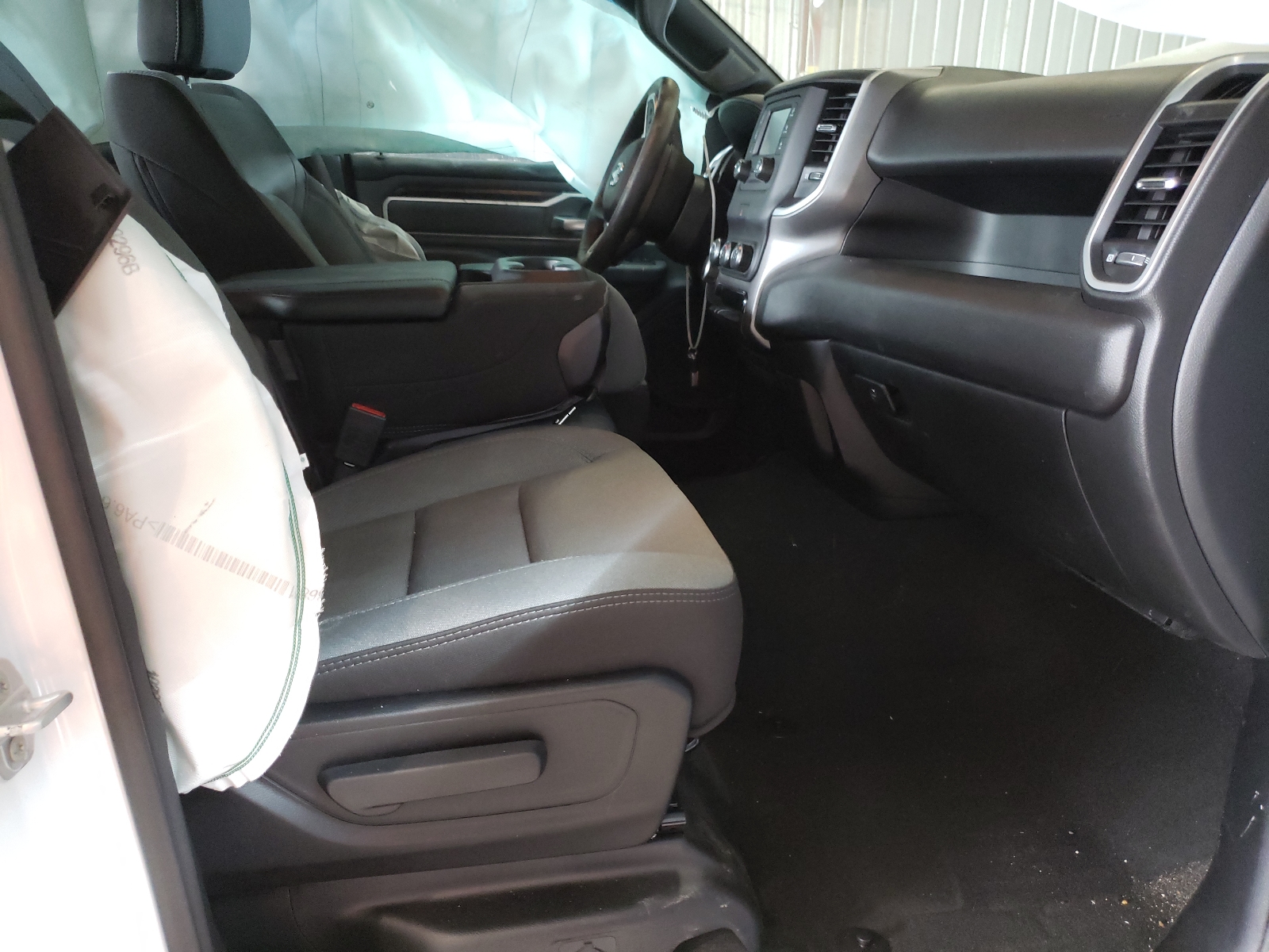 Photo 5 from auction – 2021 RAM 1500 BIG H with VIN 1C6RREFT9MN608966