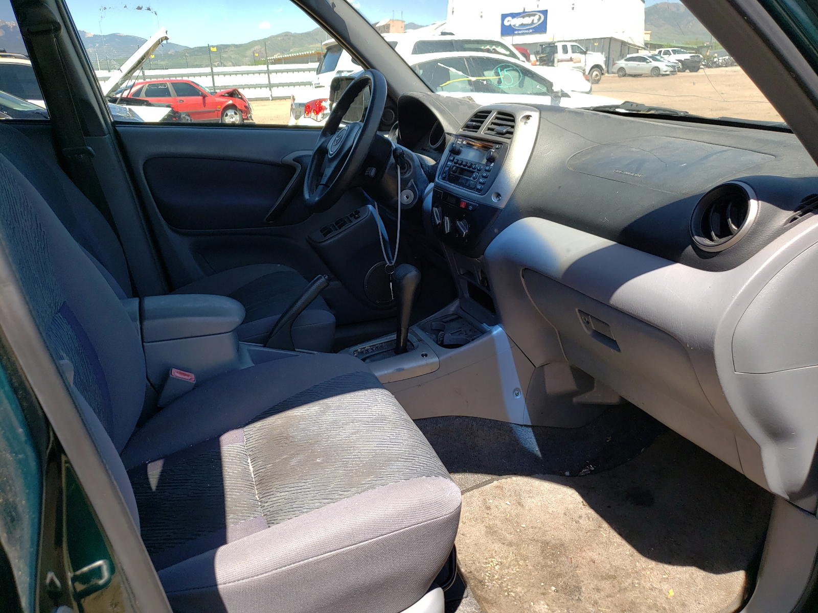 Photo 5 from auction – 2002 TOYOTA RAV4 with VIN JTEHH20V120169557