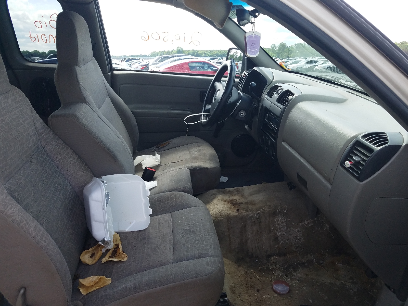 Photo 5 from auction – 2004 CHEVROLET COLORADO with VIN 1GCDS196448143601