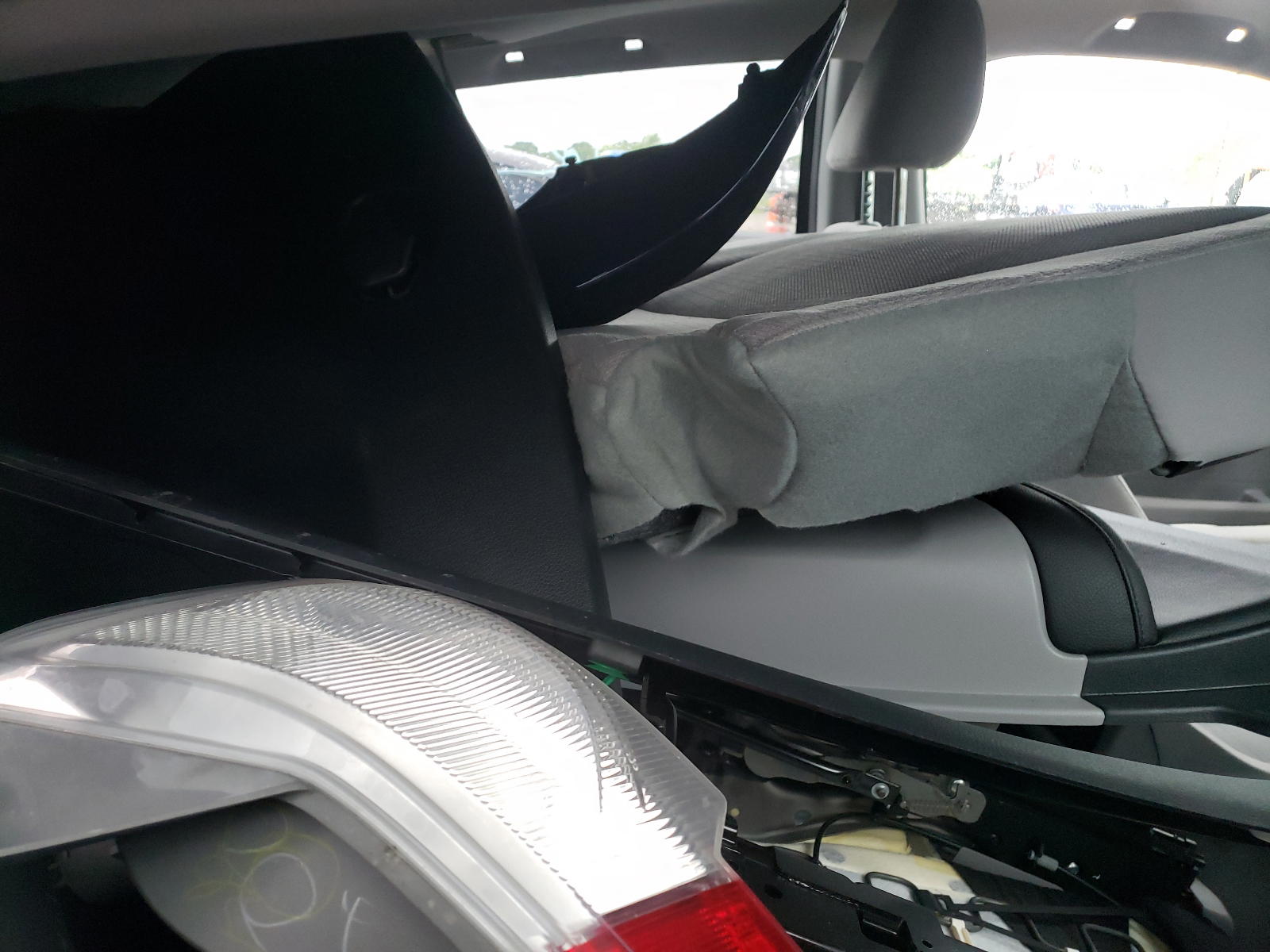 Photo 6 from auction – 2016 HONDA PILOT EX with VIN 5FNYF6H37GB106699