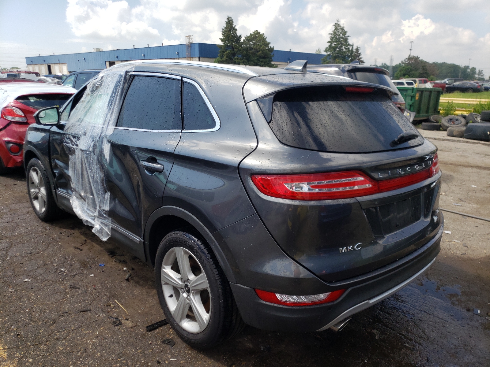 Photo 3 from auction – 2017 LINCOLN MKC PREMIE with VIN 5LMCJ1C97HUL12484