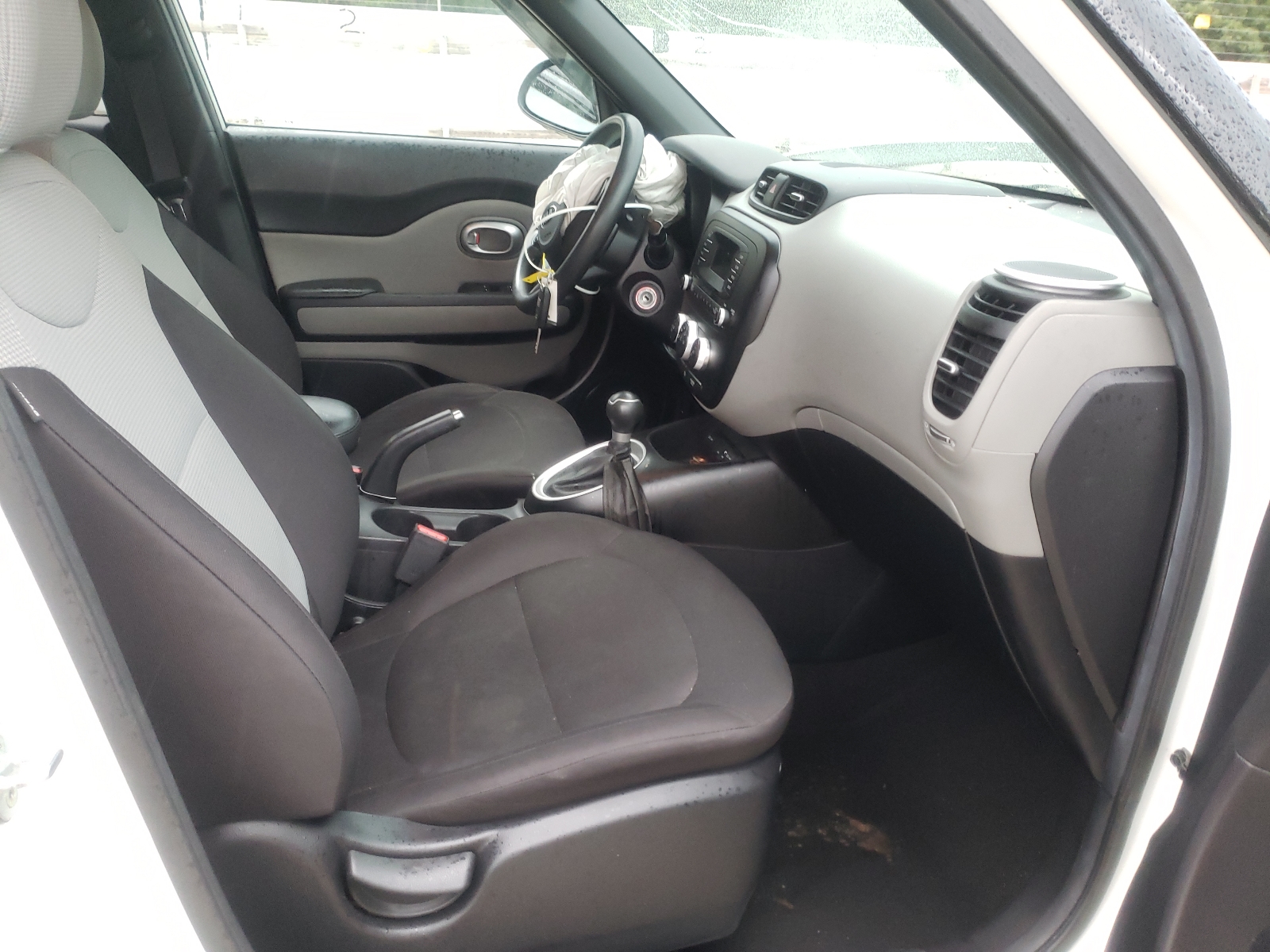 Фото 5 с аукциона – 2015 KIA SOUL с VIN KNDJN2A24F7228908