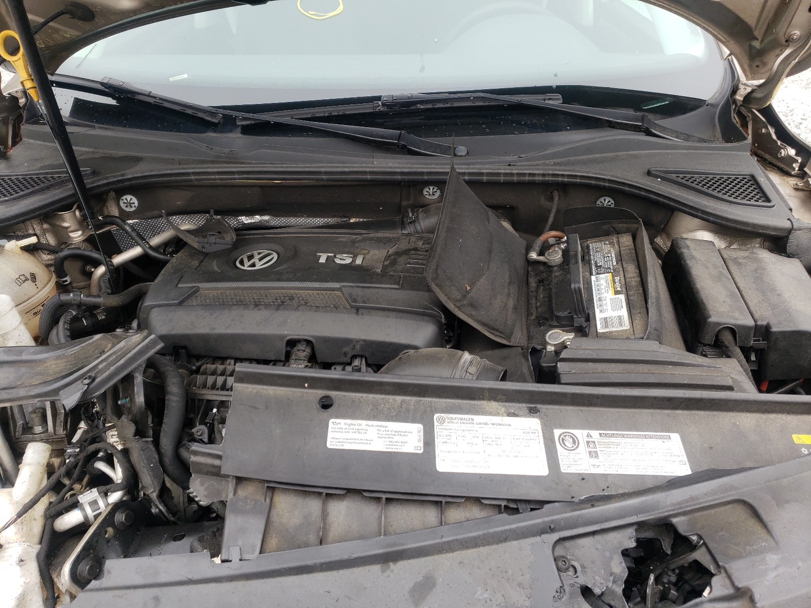 Photo 7 from auction – 2016 VOLKSWAGEN PASSAT S with VIN 1VWAS7A35GC015132