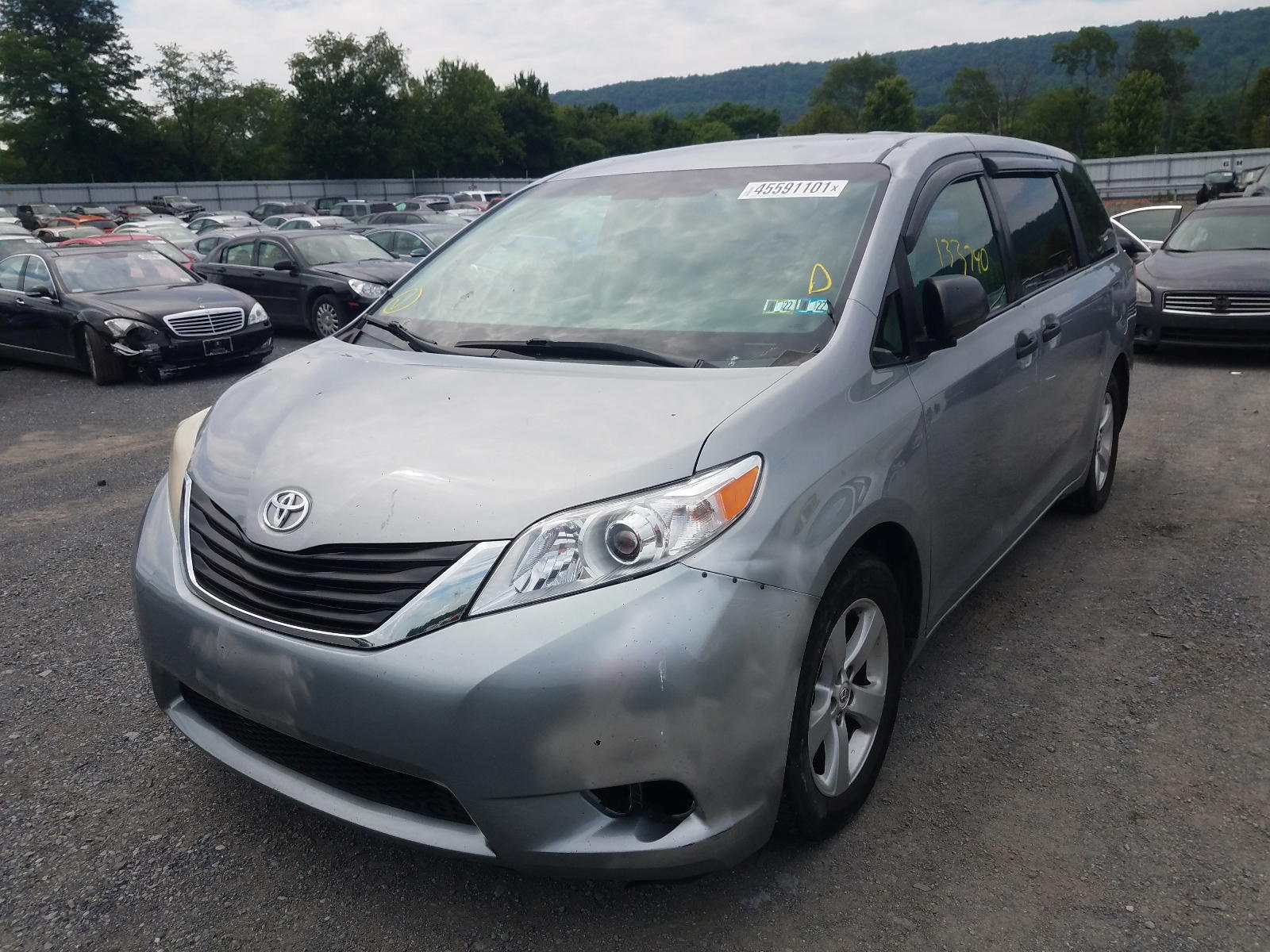 Photo 2 from auction – 2012 TOYOTA SIENNA with VIN 5TDZK3DC9CS185674