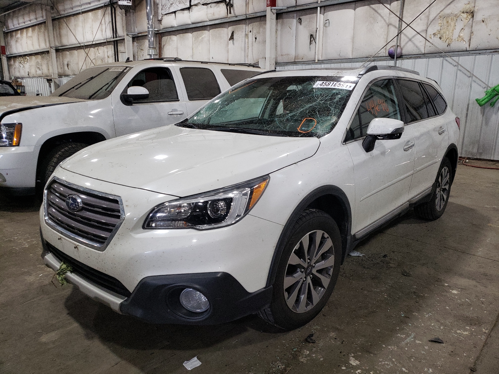 Photo 2 from auction – 2017 SUBARU OUTBACK TO with VIN 4S4BSATC6H3276574