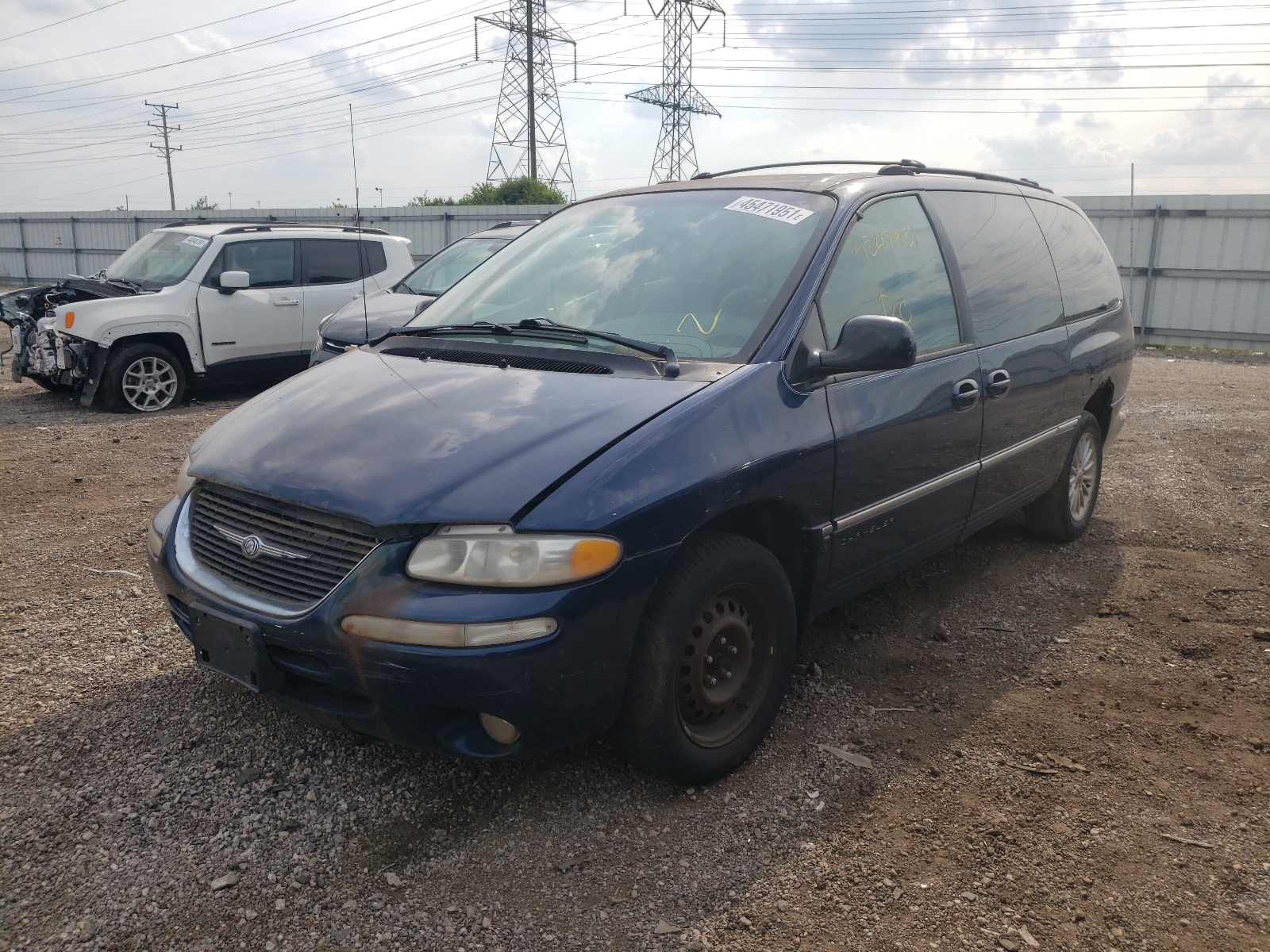 Photo 2 from auction – 2000 CHRYSLER TOWN & COU with VIN 1C4GP54L6YB694141
