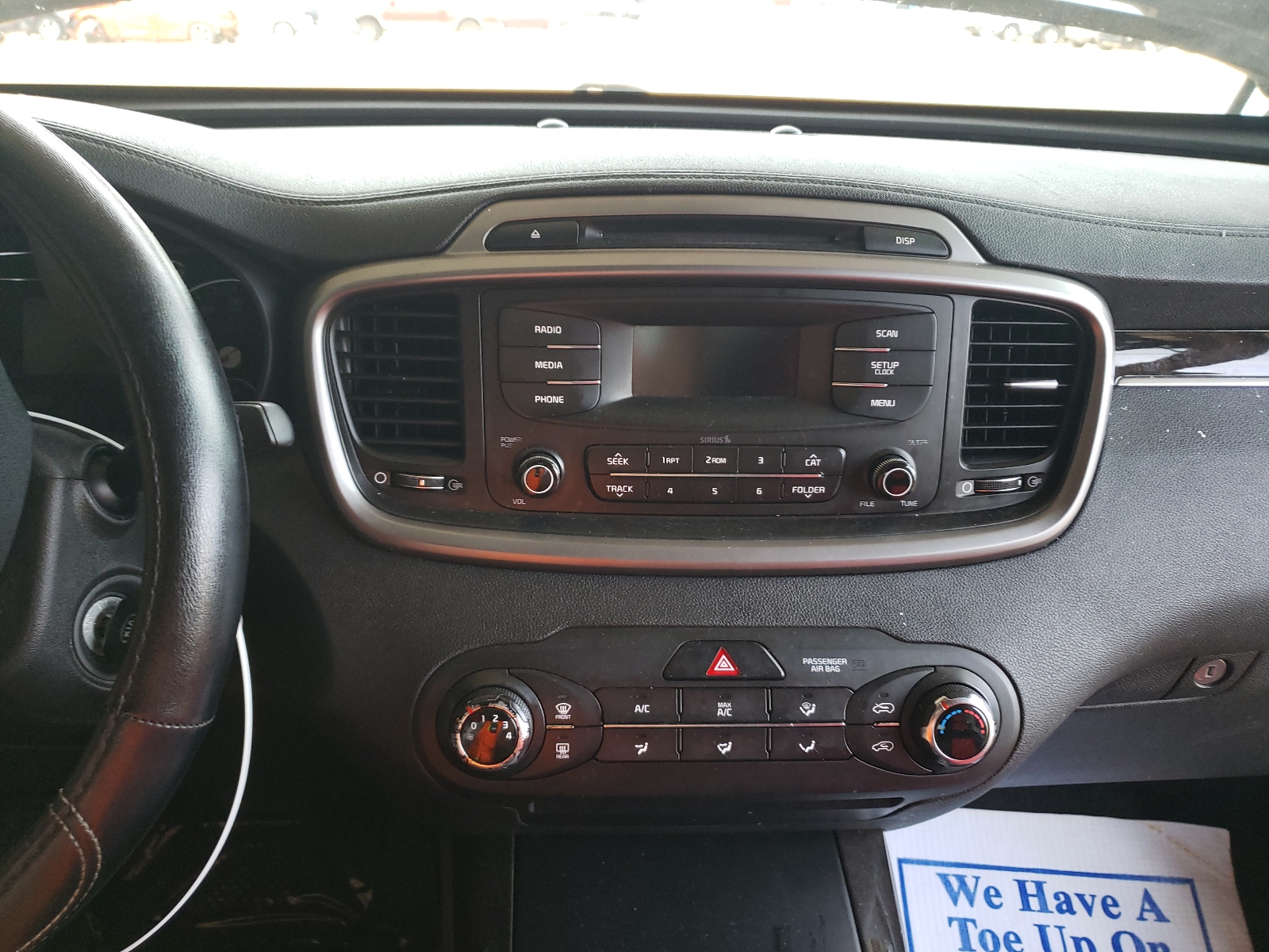 Photo 9 from auction – 2016 KIA SORENTO LX with VIN 5XYPG4A39GG028247