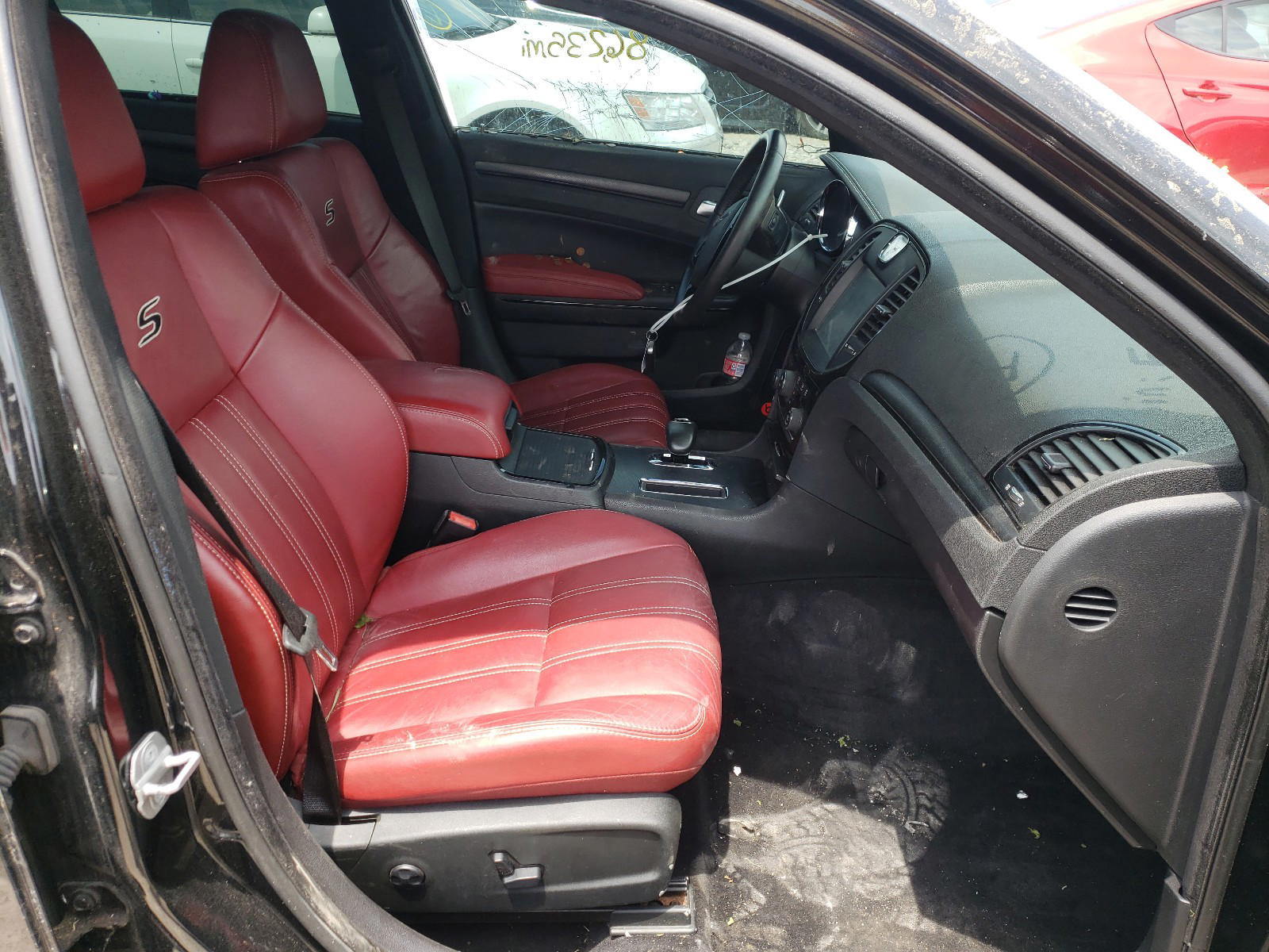 Photo 5 from auction – 2013 CHRYSLER 300 S with VIN 2C3CCABG8DH515208
