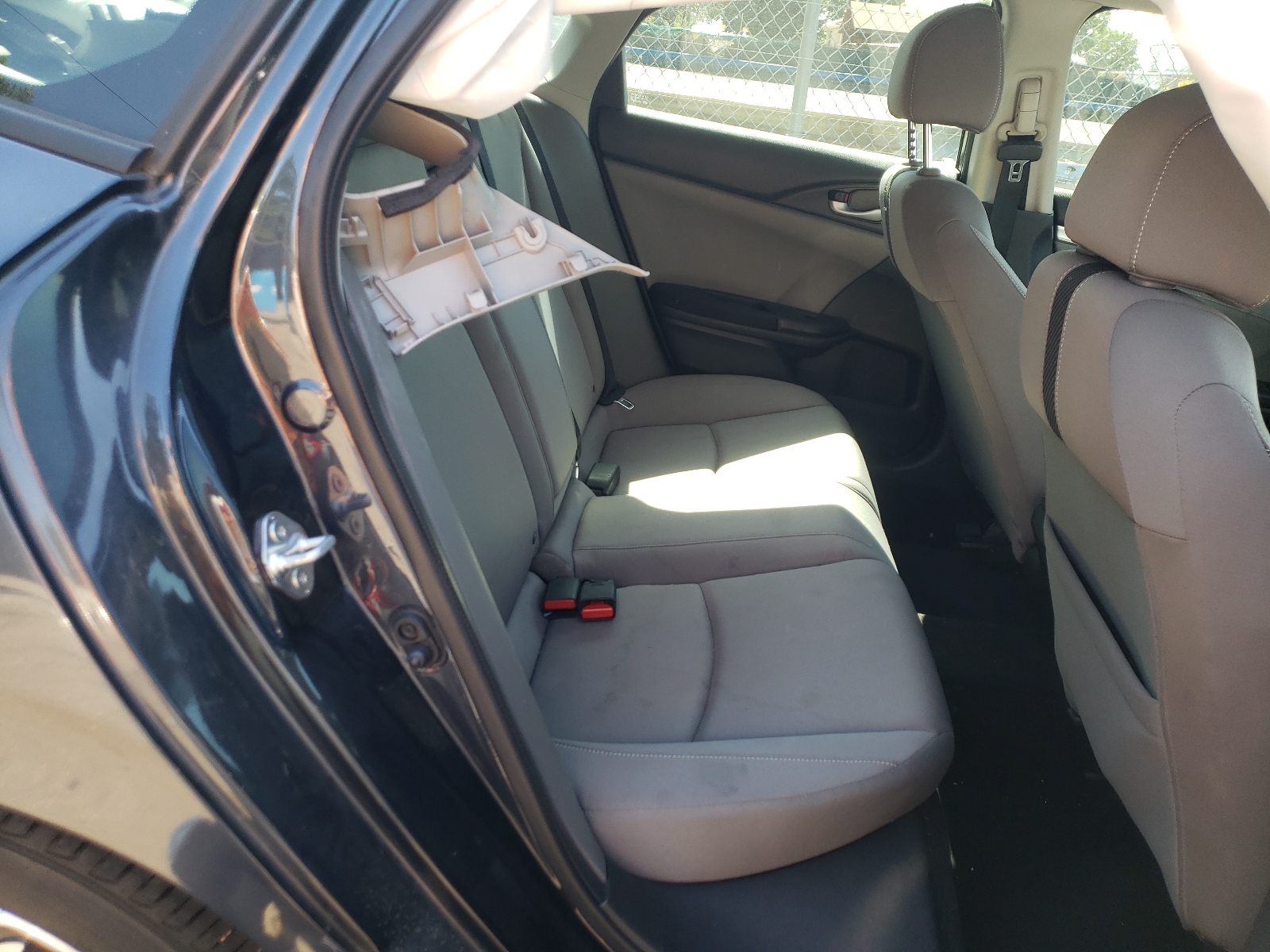 Photo 6 from auction – 2018 HONDA CIVIC EX with VIN JHMFC1F38JX018049