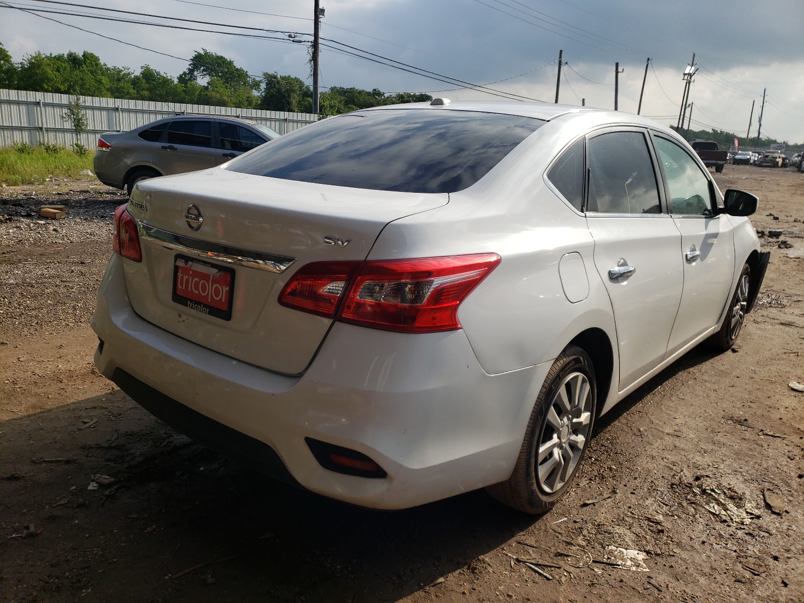 Photo 4 from auction – 2017 NISSAN SENTRA S with VIN 3N1AB7AP8HL640929