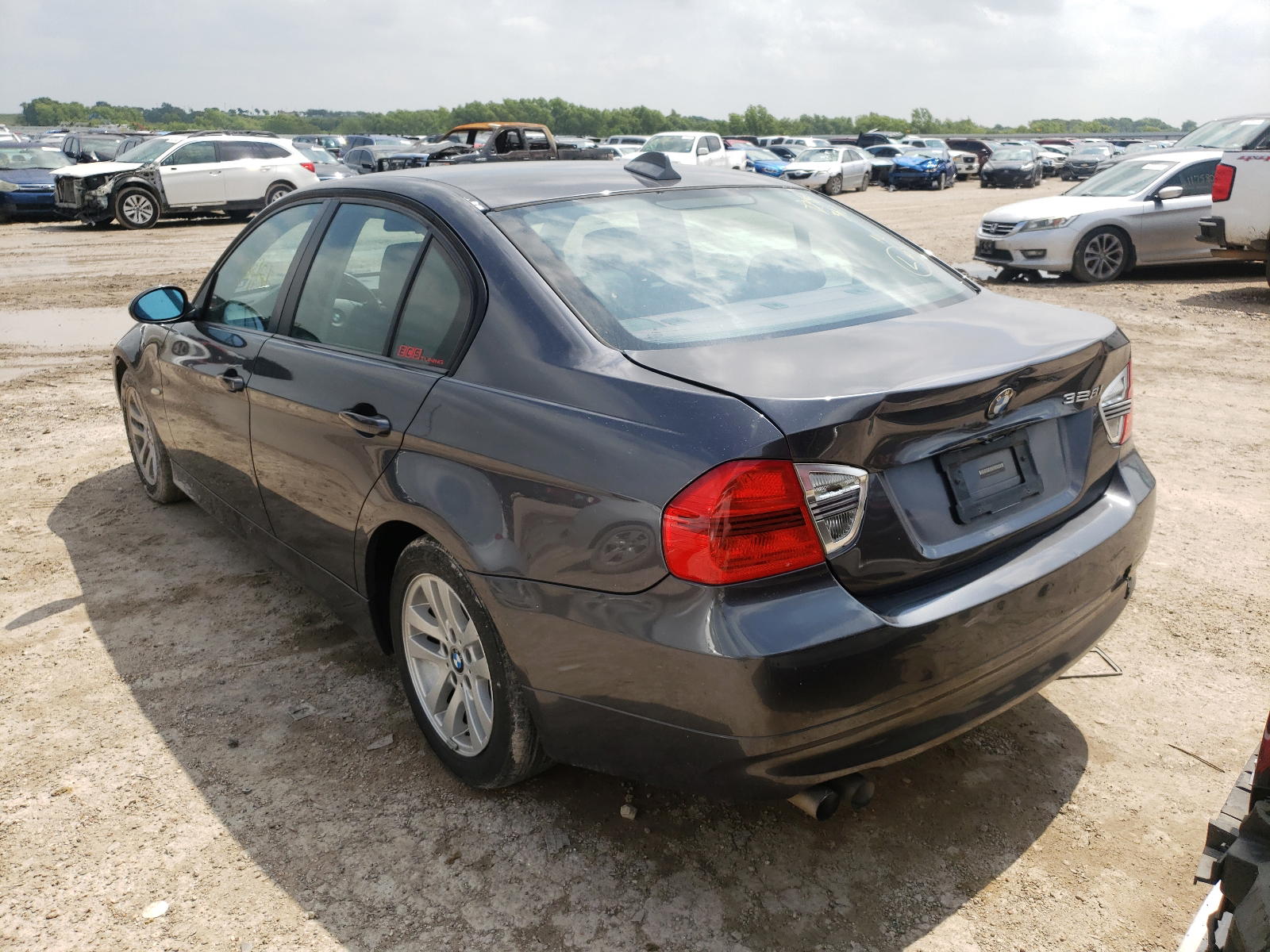 Photo 3 from auction – 2007 BMW 328 I with VIN WBAVA37567NL11187