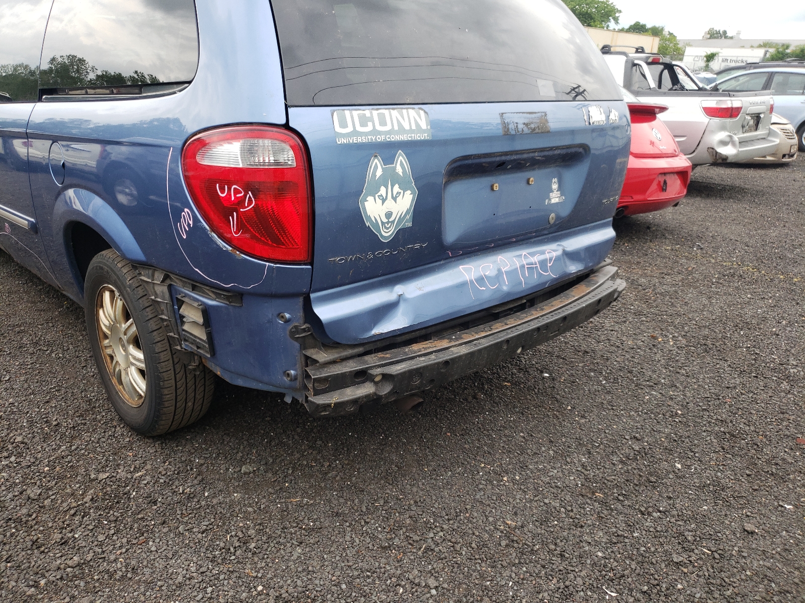 Photo 9 from auction – 2007 CHRYSLER TOWN & COU with VIN 2A4GP54L87R230584