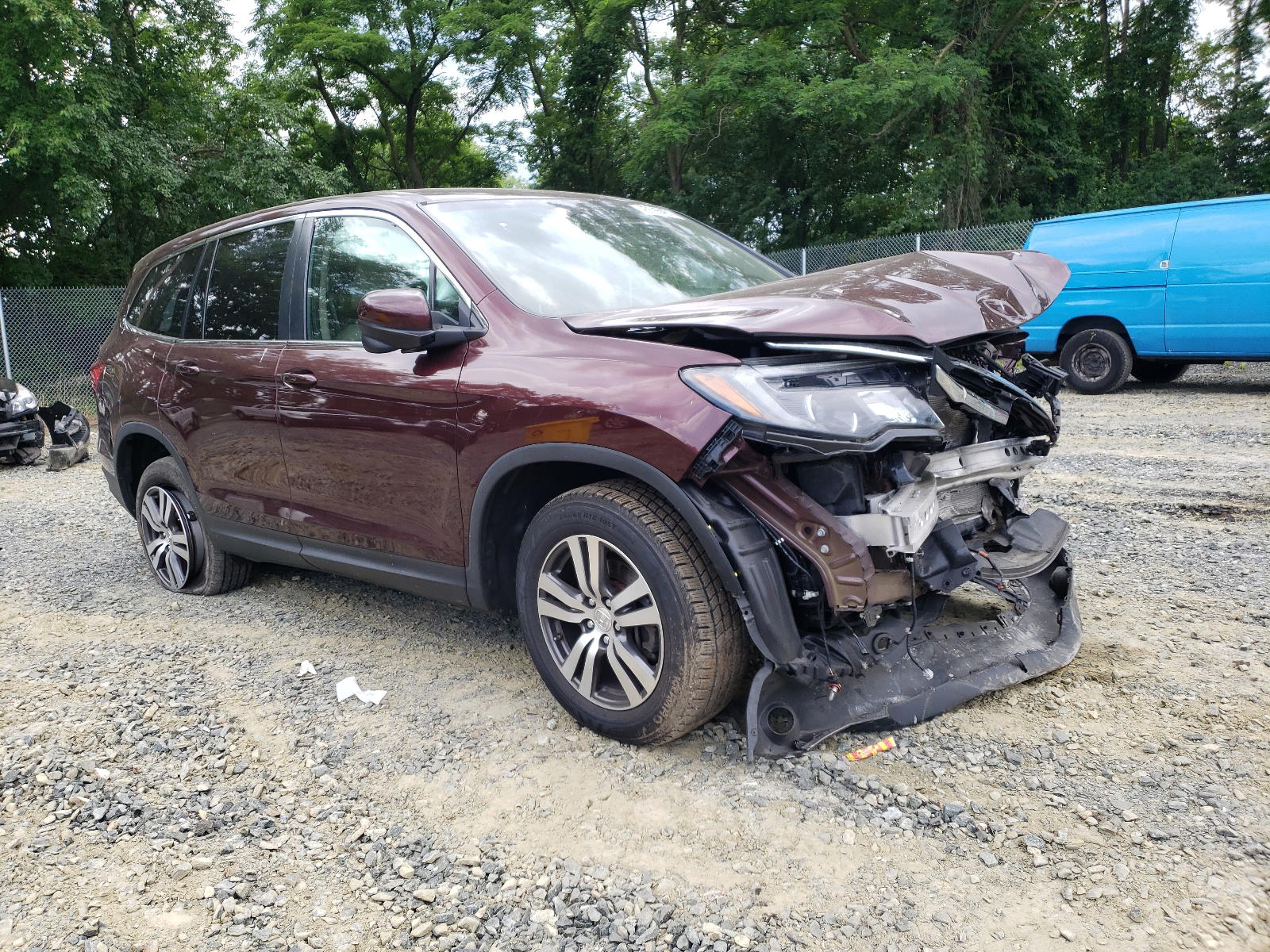 HONDA PILOT EX 2017 with VIN 5FNYF6H31HB027661 - Photo from auction