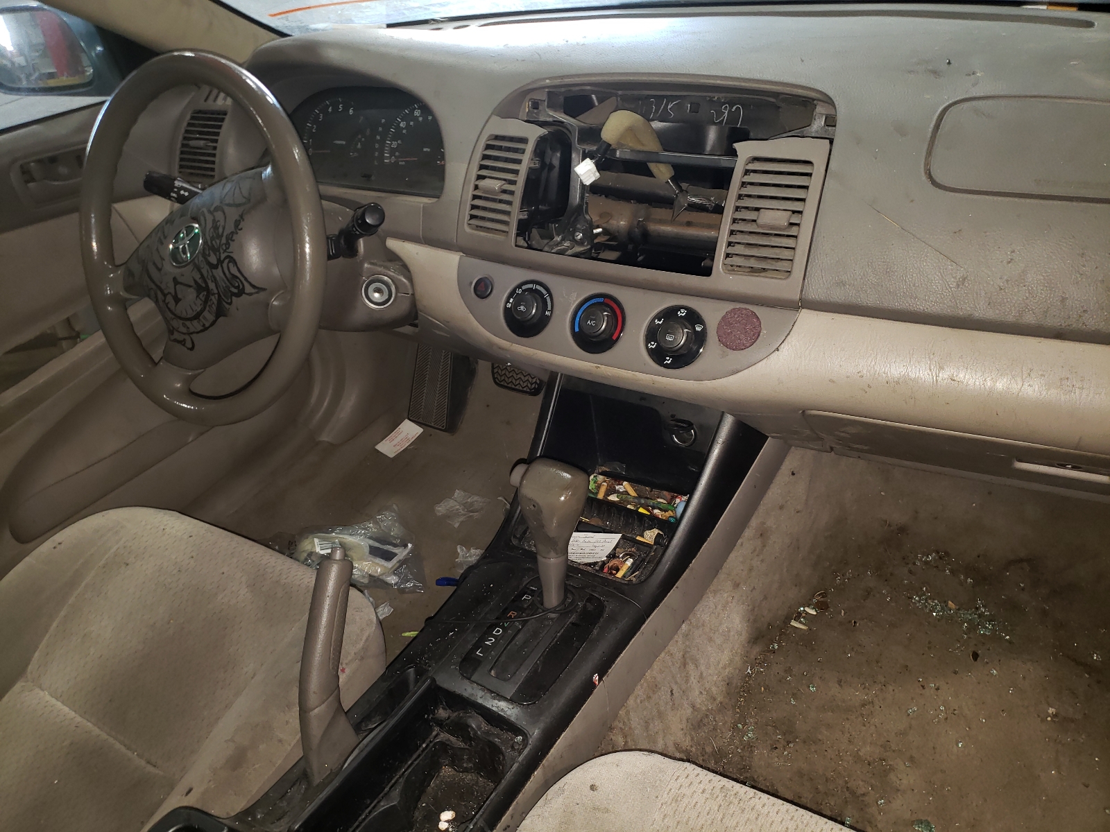 Photo 9 from auction – 2002 TOYOTA CAMRY LE with VIN JTDBE32K920087622