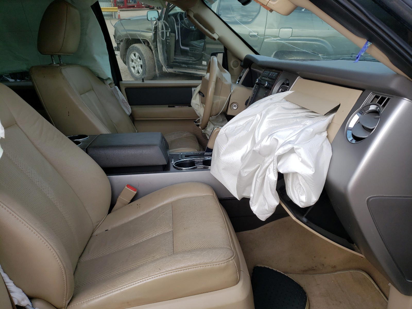 Photo 5 from auction – 2012 FORD EXPEDITION with VIN 1FMJK1J59CEF52632