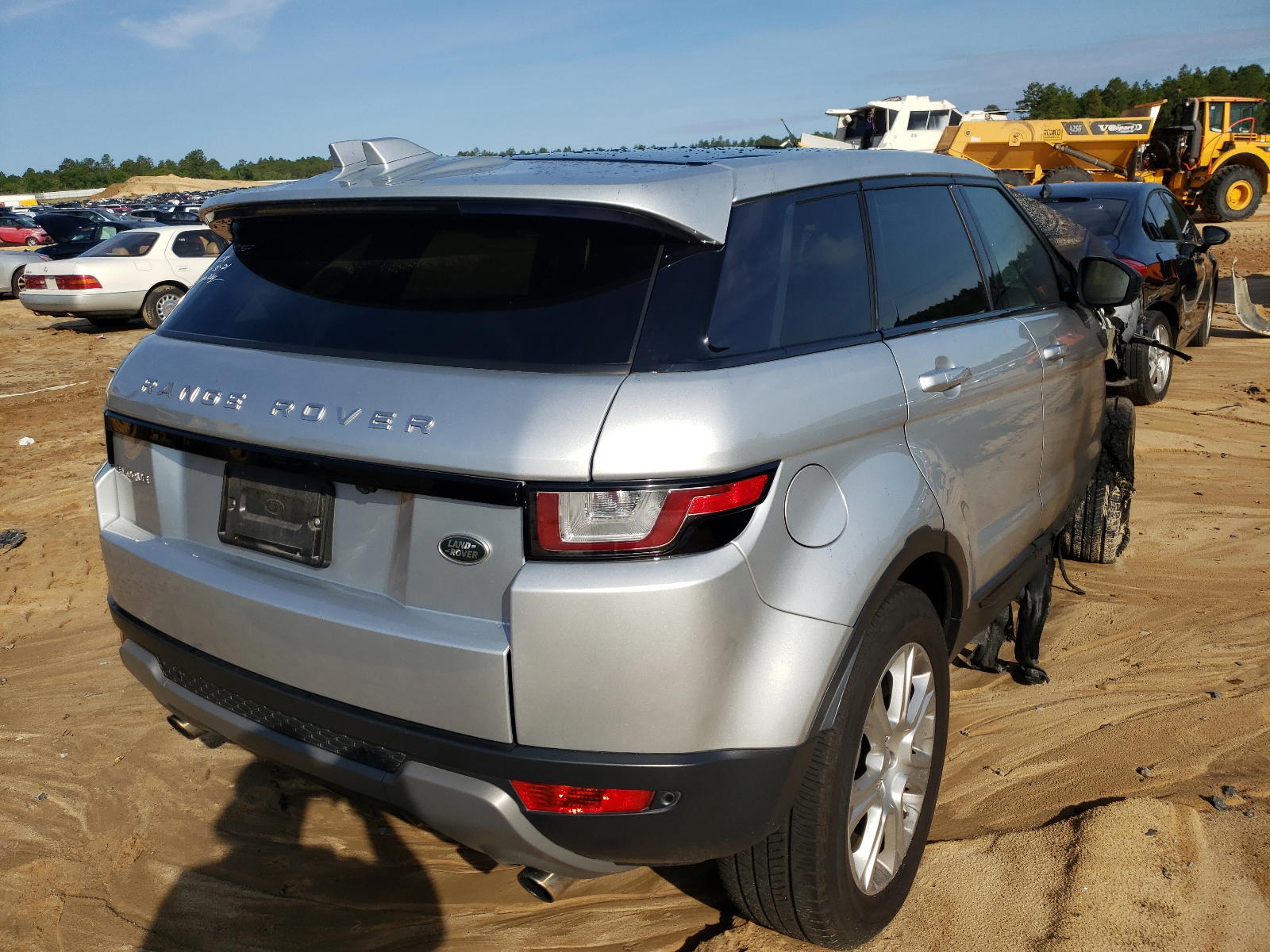 Photo 4 from auction – 2017 LAND ROVER RANGE ROVE with VIN SALVP2BG3HH169474