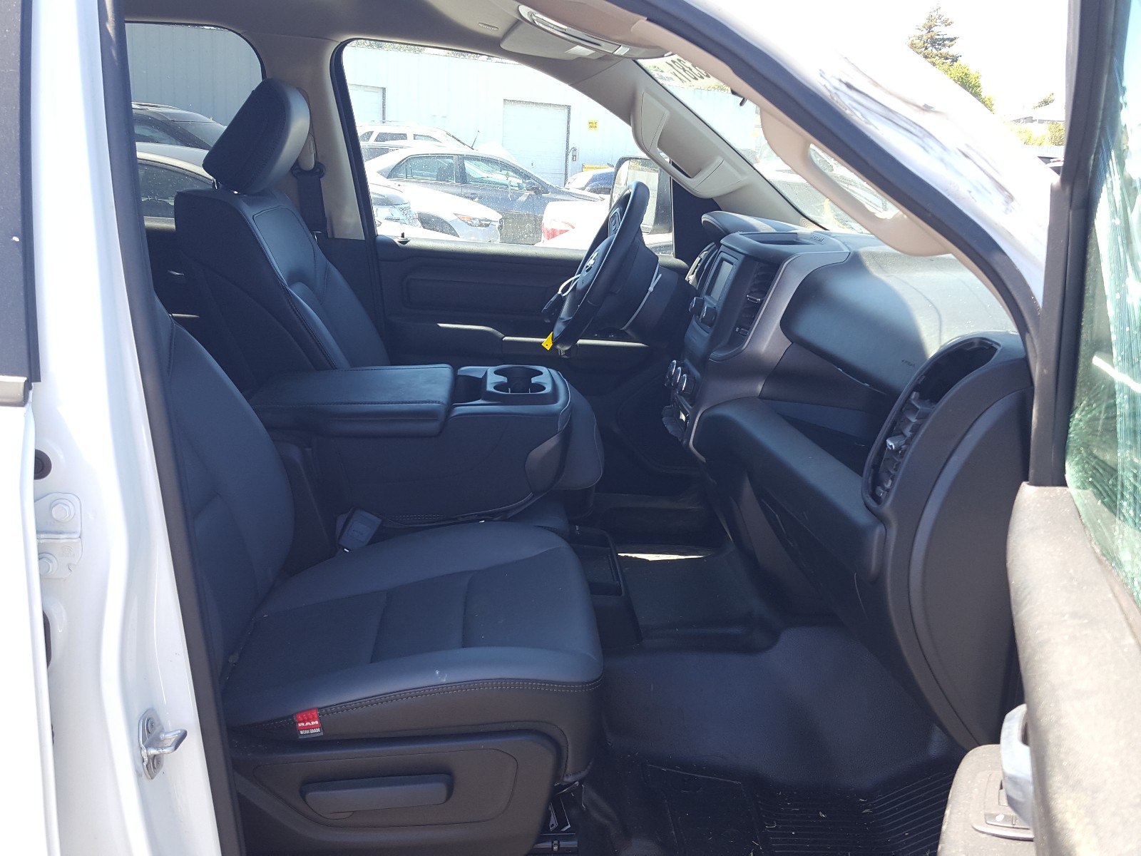 Photo 5 from auction – 2020 RAM 1500 TRADE with VIN 1C6SRECG5LN385977