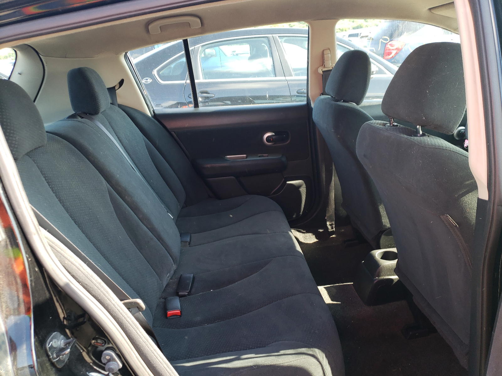 Photo 6 from auction – 2011 NISSAN VERSA S with VIN 3N1BC1CP3BL447316