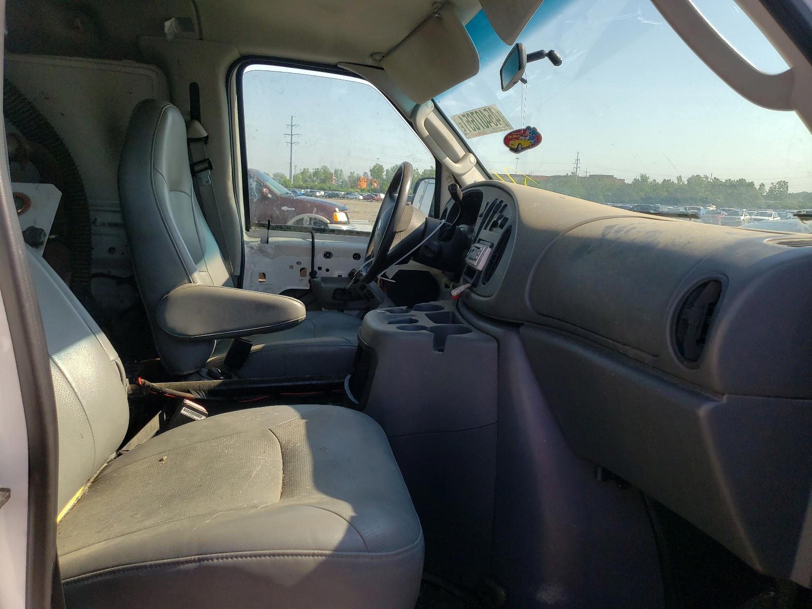 Photo 5 from auction – 2003 FORD ECONOLINE with VIN 1FTNE24L23HC03940