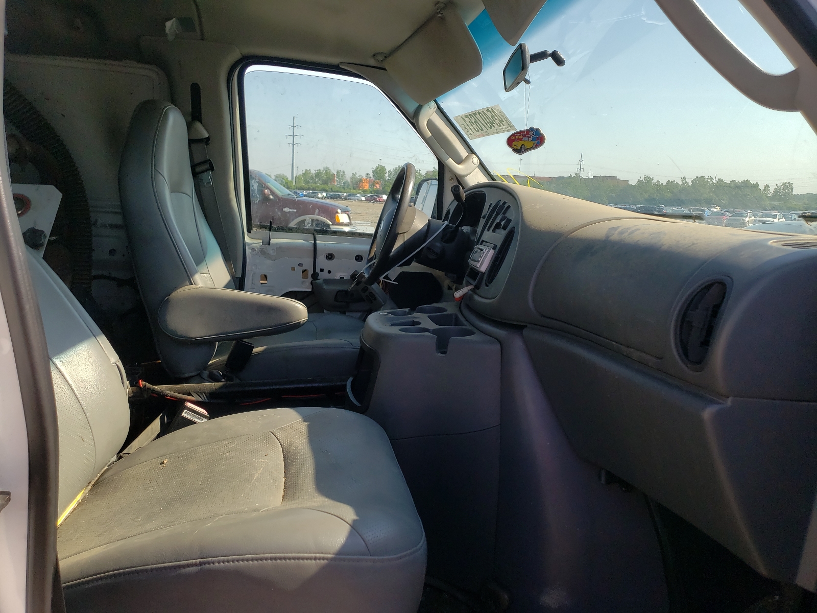 Фото 5 с аукциона – 2003 FORD ECONOLINE с VIN 1FTNE24L23HC03940
