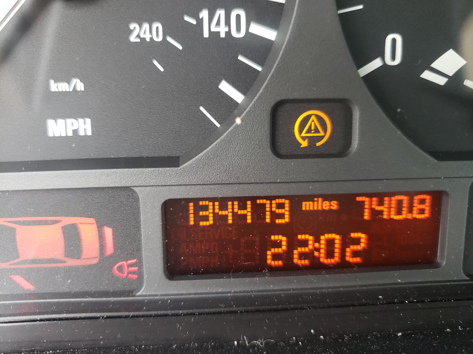 Photo 8 from auction – 2005 BMW 325 I with VIN WBAET37455NJ89436