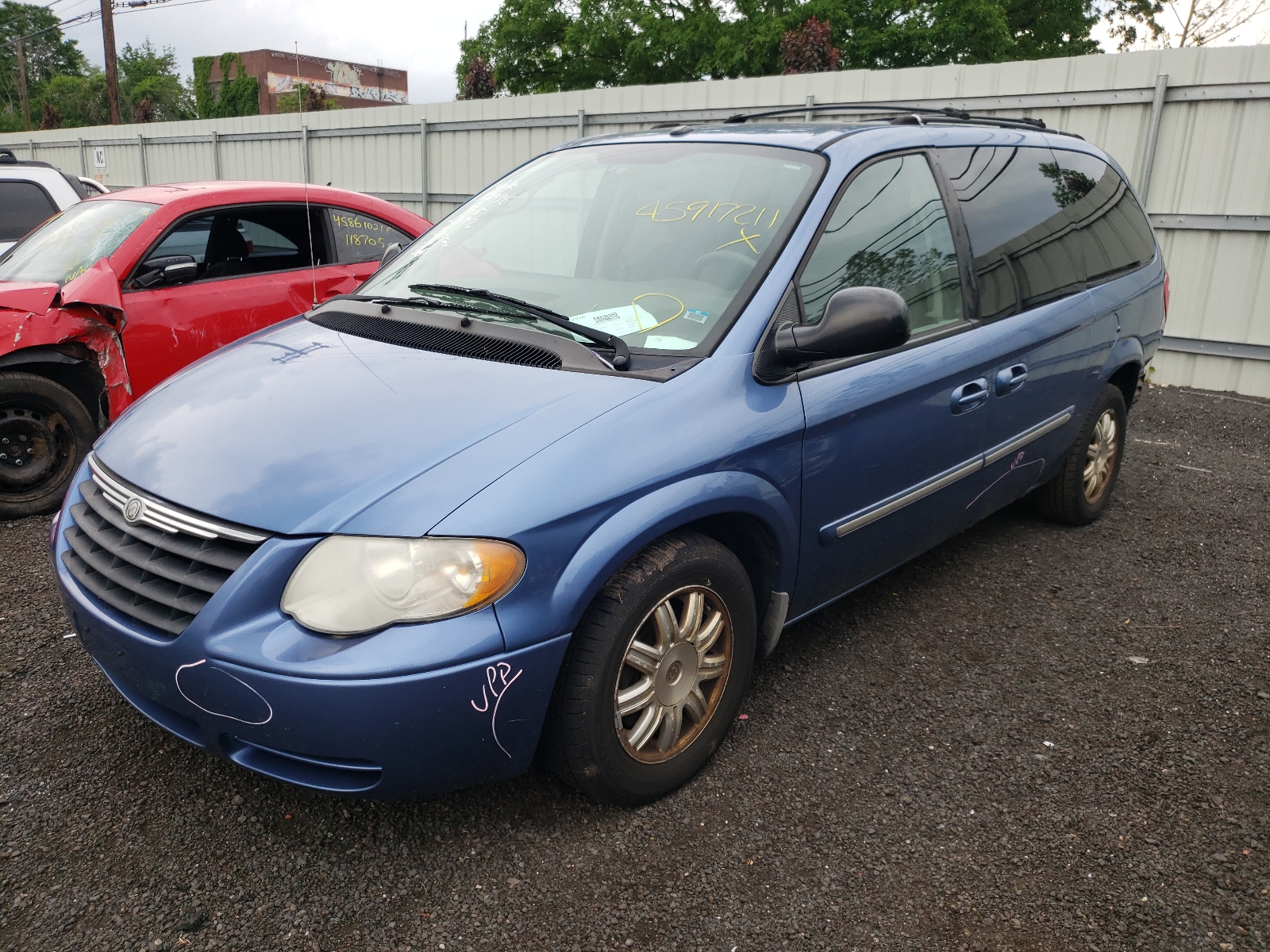 Photo 2 from auction – 2007 CHRYSLER TOWN & COU with VIN 2A4GP54L87R230584