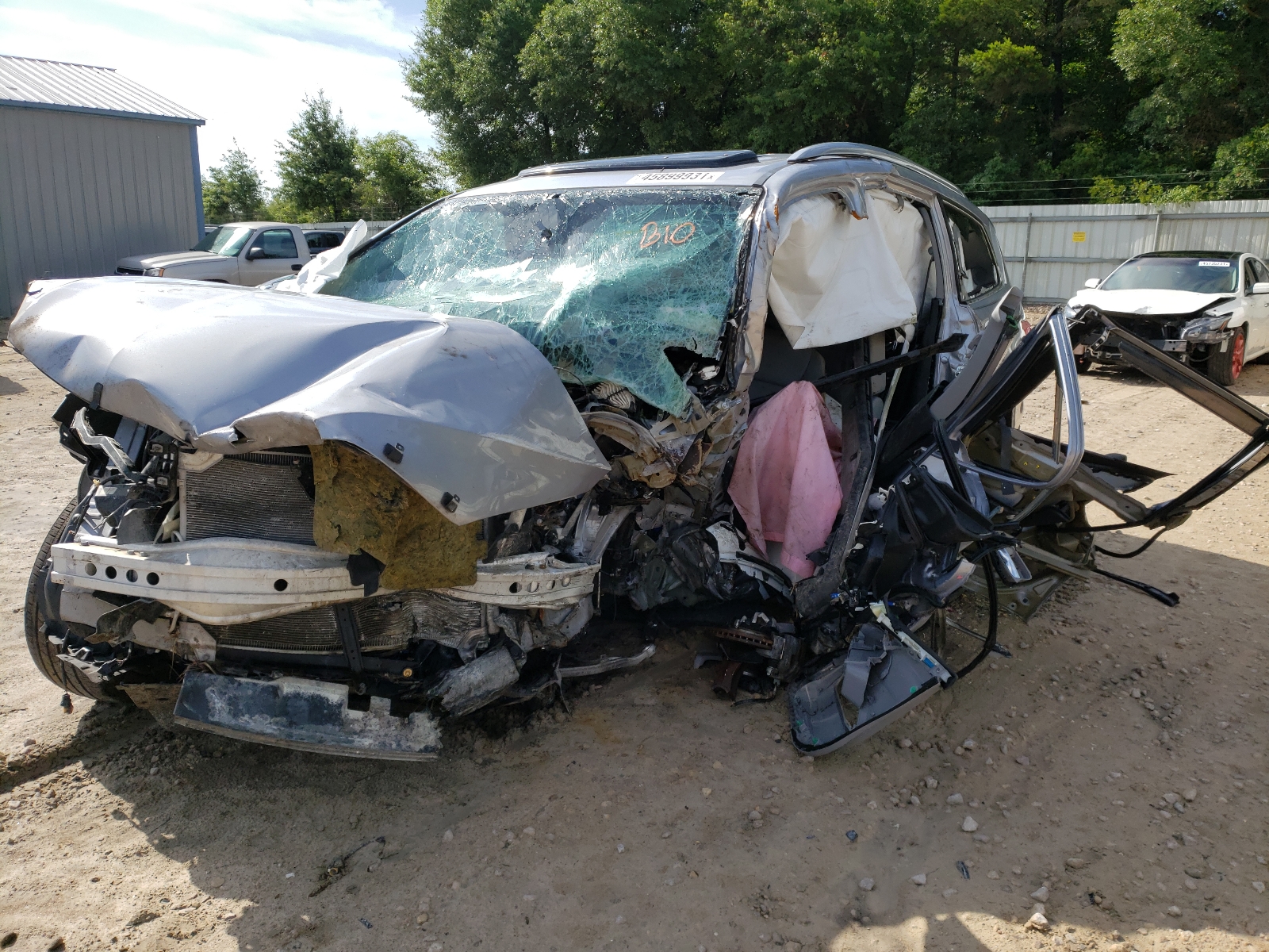 Photo 2 from auction – 2017 HONDA PILOT TOUR with VIN 5FNYF6H93HB096548