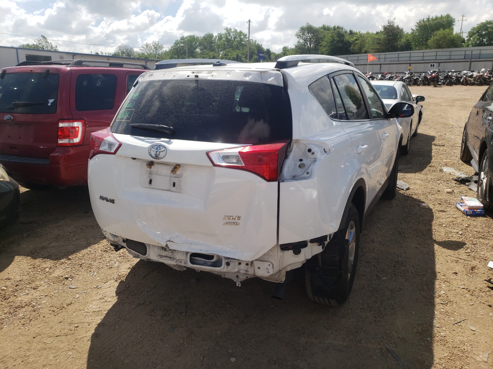 Photo 4 from auction – 2015 TOYOTA RAV4 XLE with VIN 2T3RFREVXFW391077
