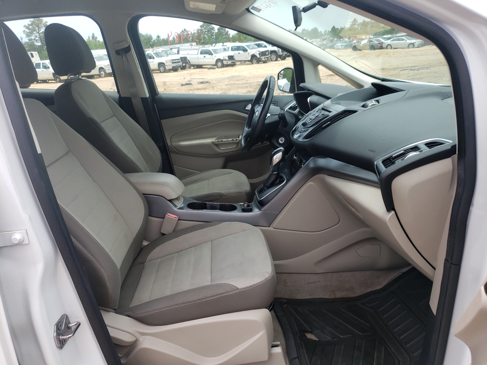 Photo 5 from auction – 2013 FORD C-MAX SE with VIN 1FADP5AU1DL505244