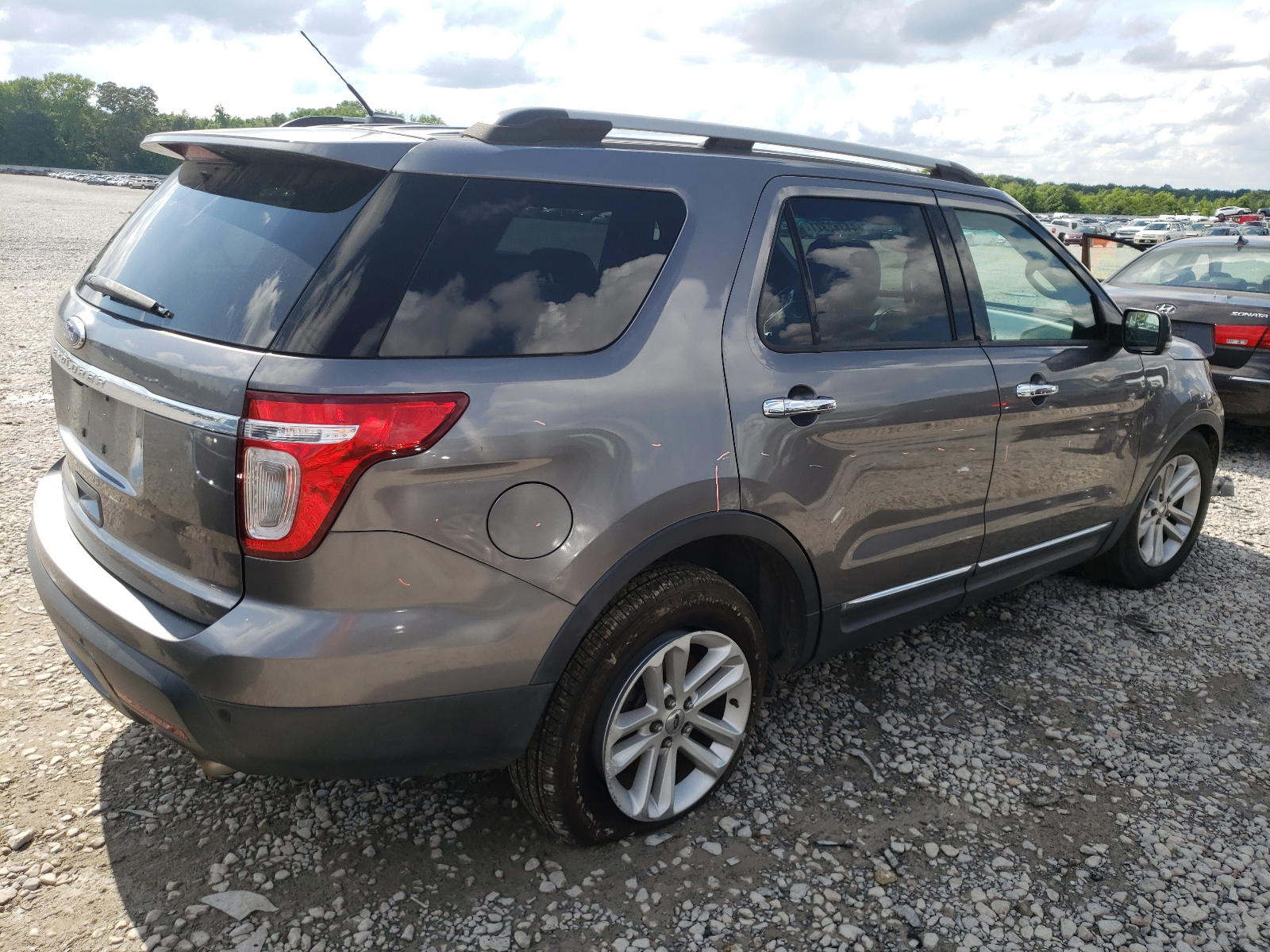 Photo 4 from auction – 2011 FORD EXPLORER X with VIN 1FMHK7D84BGA40674
