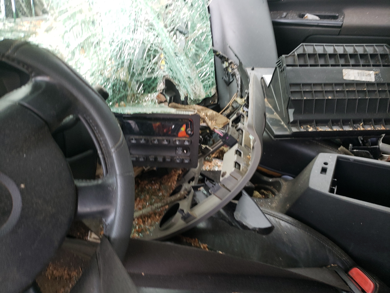 Photo 9 from auction – 2004 CHEVROLET COLORADO with VIN 1GCDS136848160135
