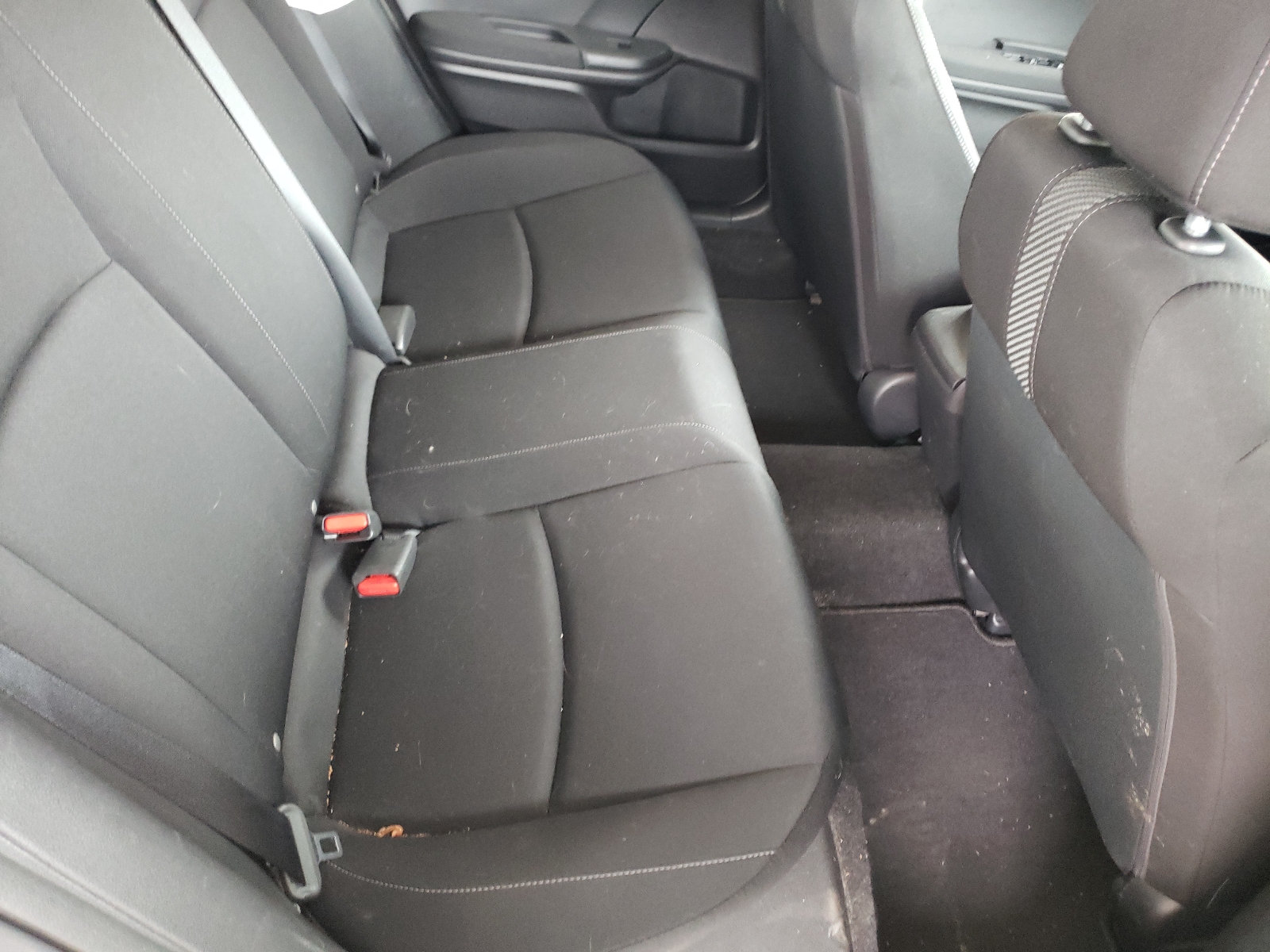 Photo 6 from auction – 2017 HONDA CIVIC LX with VIN 19XFC2F59HE038801