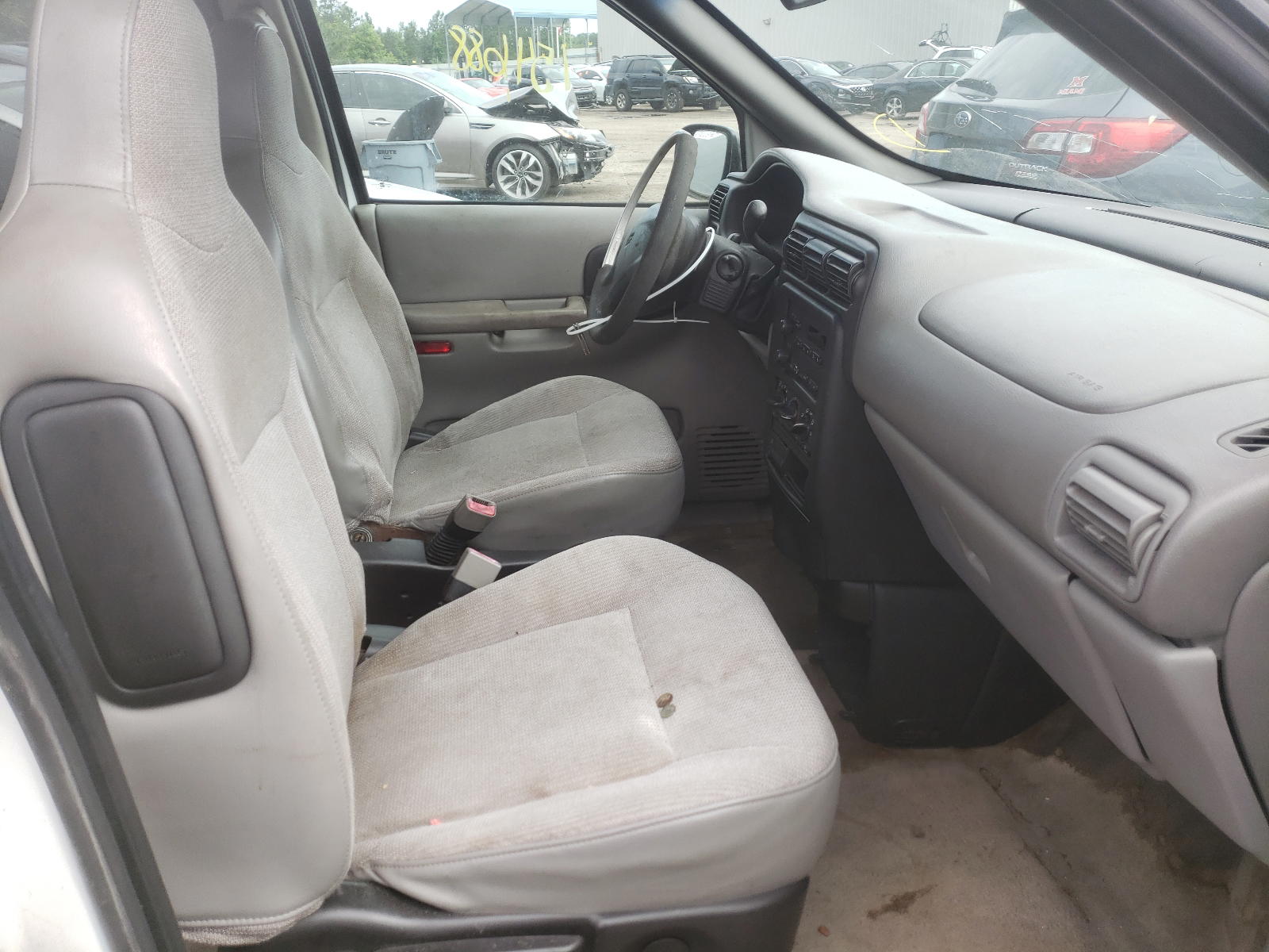 Photo 5 from auction – 2004 CHEVROLET VENTURE with VIN 1GNDU03E14D258725