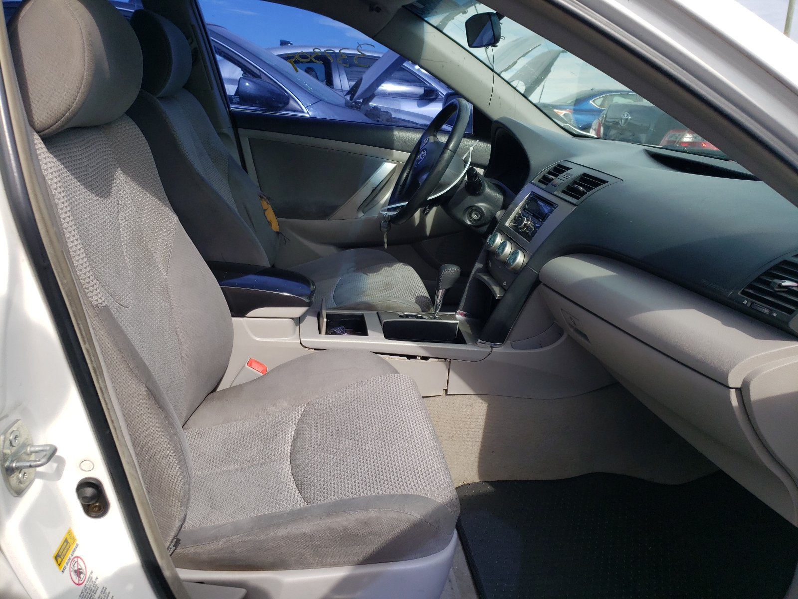 Photo 5 from auction – 2007 TOYOTA CAMRY CE with VIN 4T1BE46K77U529664