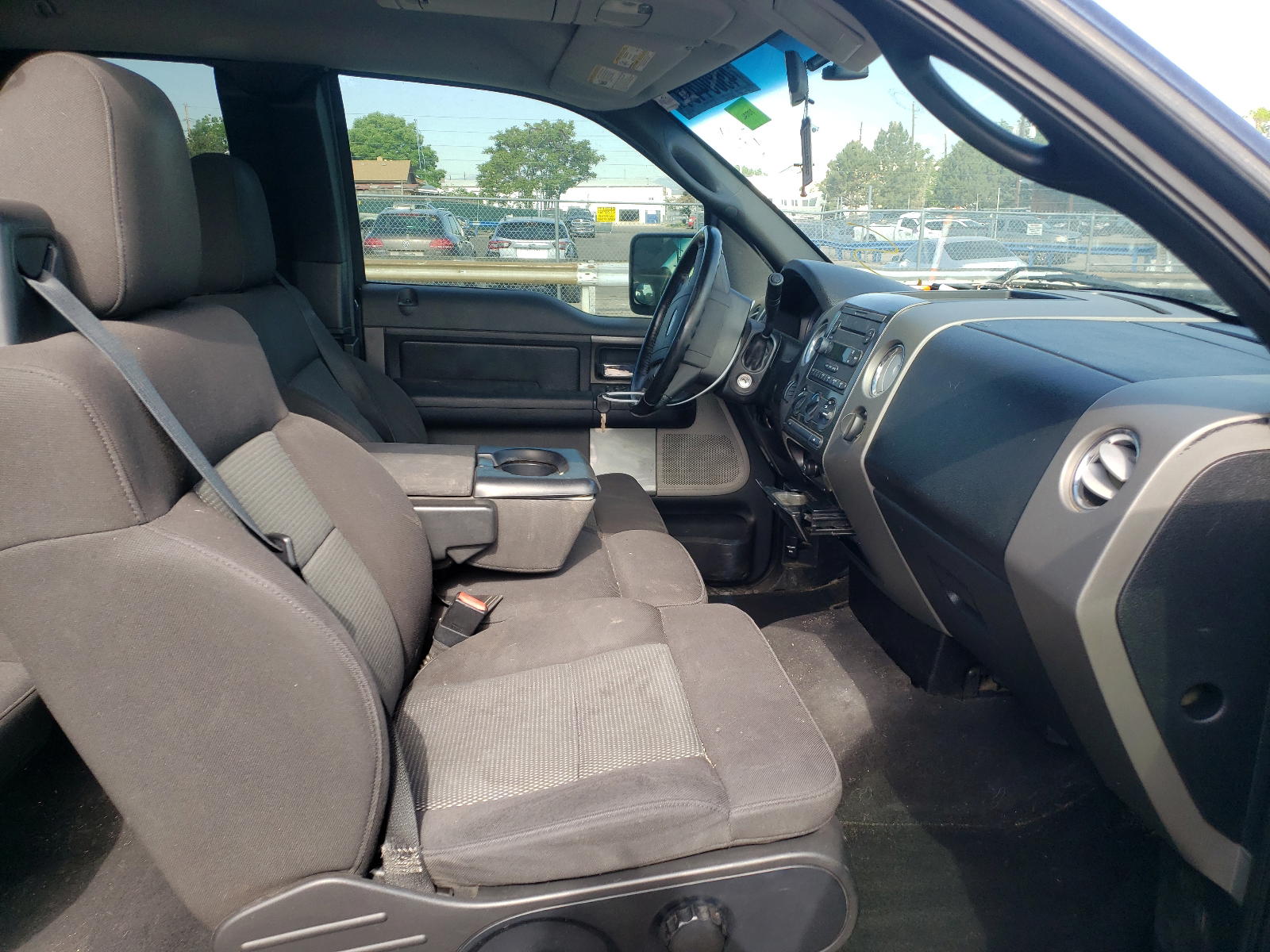 Photo 5 from auction – 2004 FORD F150 with VIN 1FTPX14534NC23714