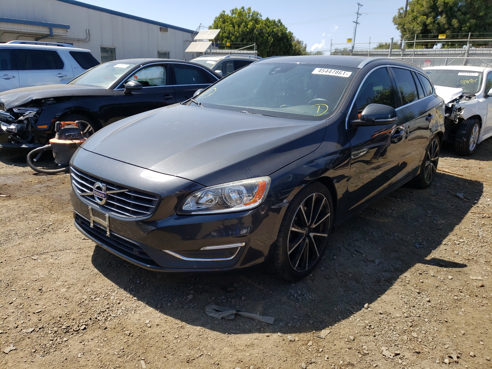 Photo 2 from auction – 2016 VOLVO V60 T5 PRE with VIN YV140MEK9G1304820
