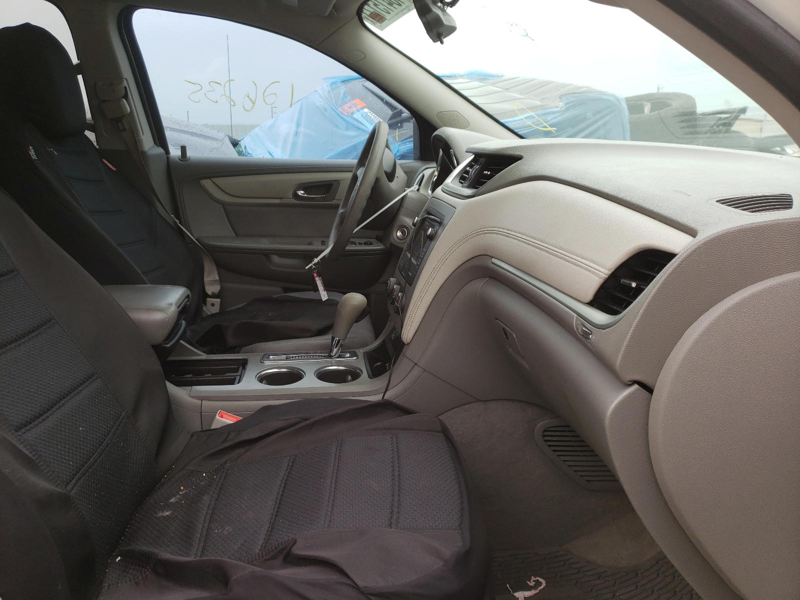 Photo 5 from auction – 2014 CHEVROLET TRAVERSE L with VIN 1GNKRFED5EJ228520