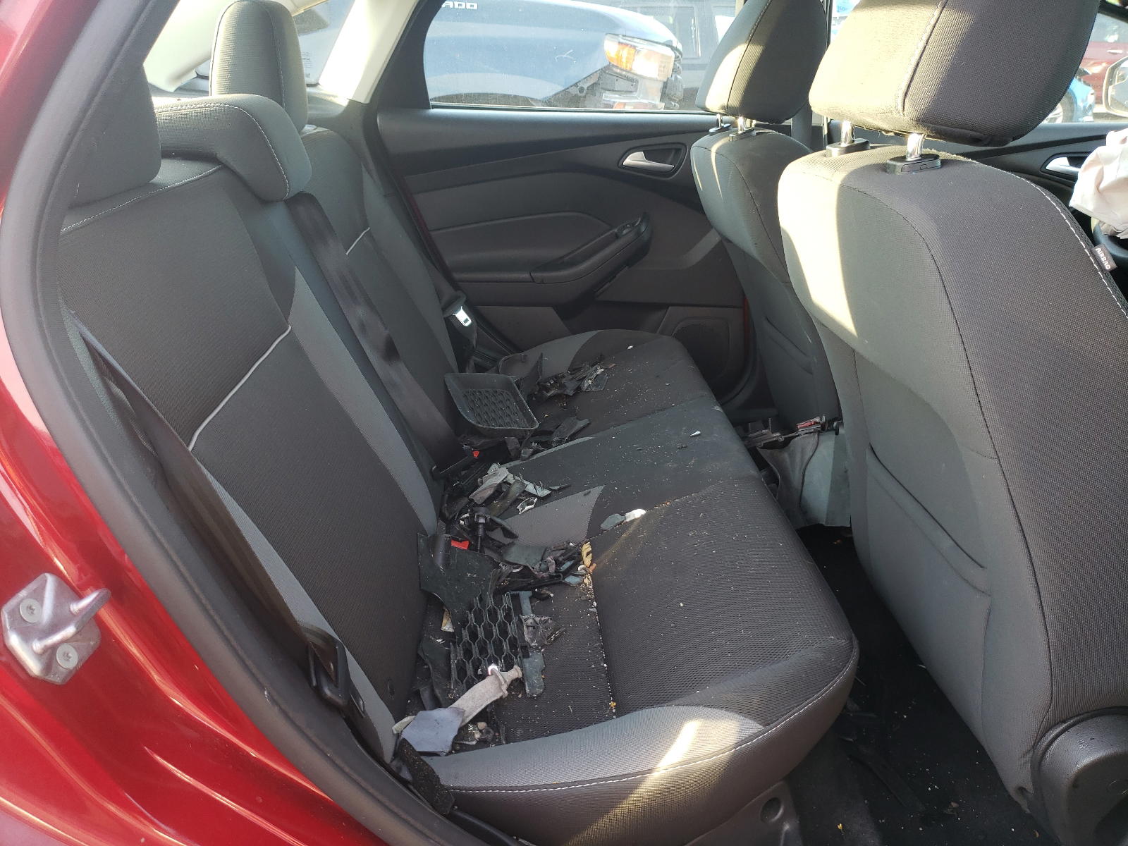 Photo 6 from auction – 2013 FORD FOCUS SE with VIN 1FADP3F29DL318569