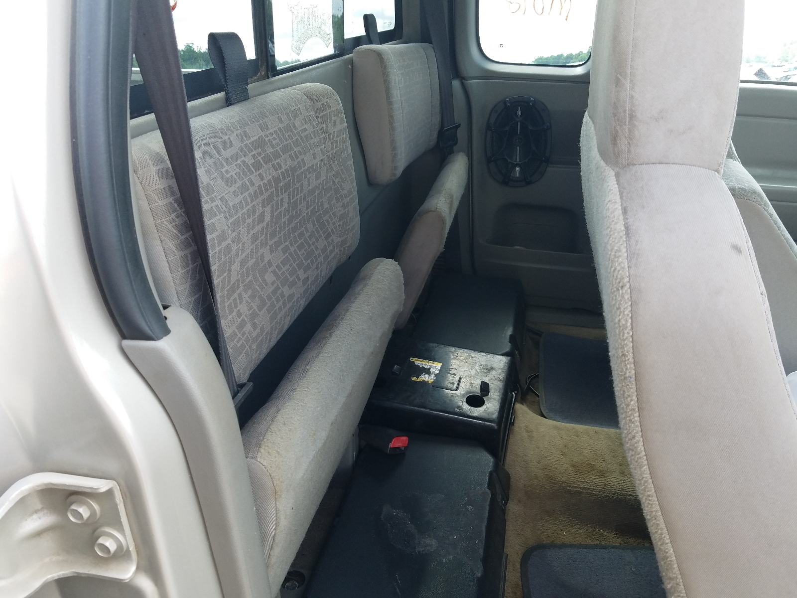 Photo 6 from auction – 2004 CHEVROLET COLORADO with VIN 1GCDS196448143601