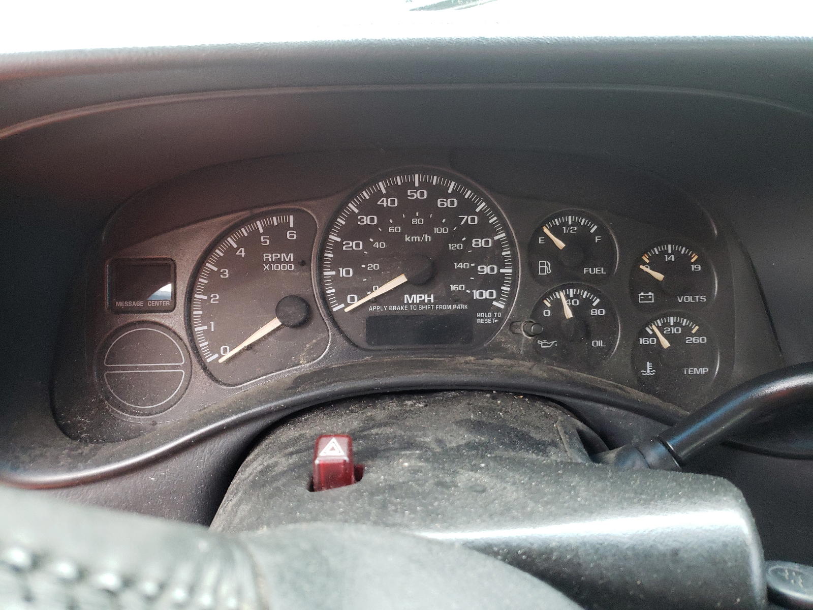 Photo 8 from auction – 2002 CHEVROLET SILVERADO with VIN 1GCEC19T52Z100237