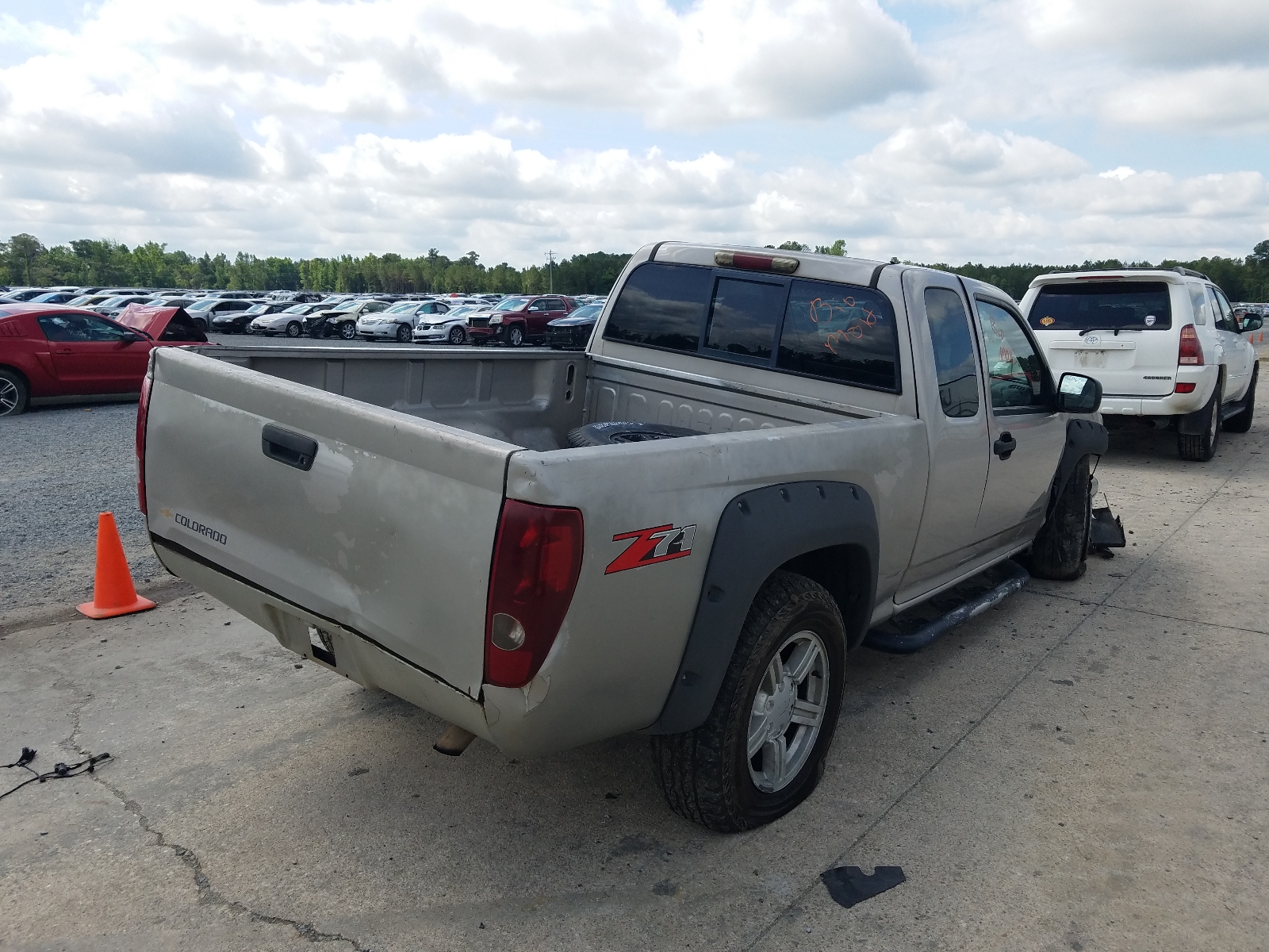 Photo 4 from auction – 2004 CHEVROLET COLORADO with VIN 1GCDS196448143601