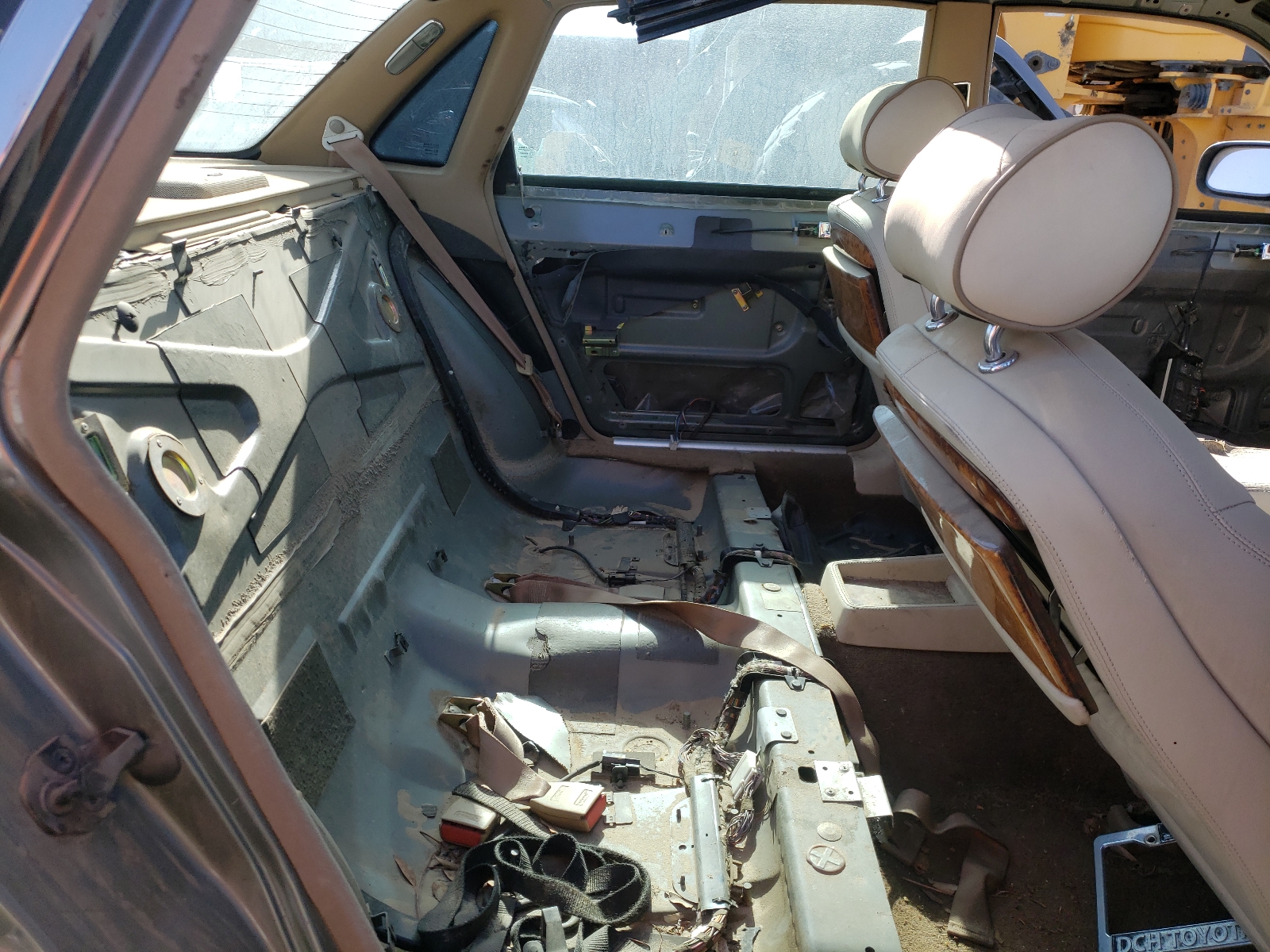Photo 6 from auction – 1995 JAGUAR VANDENPLAS with VIN SAJKX1742SC744673