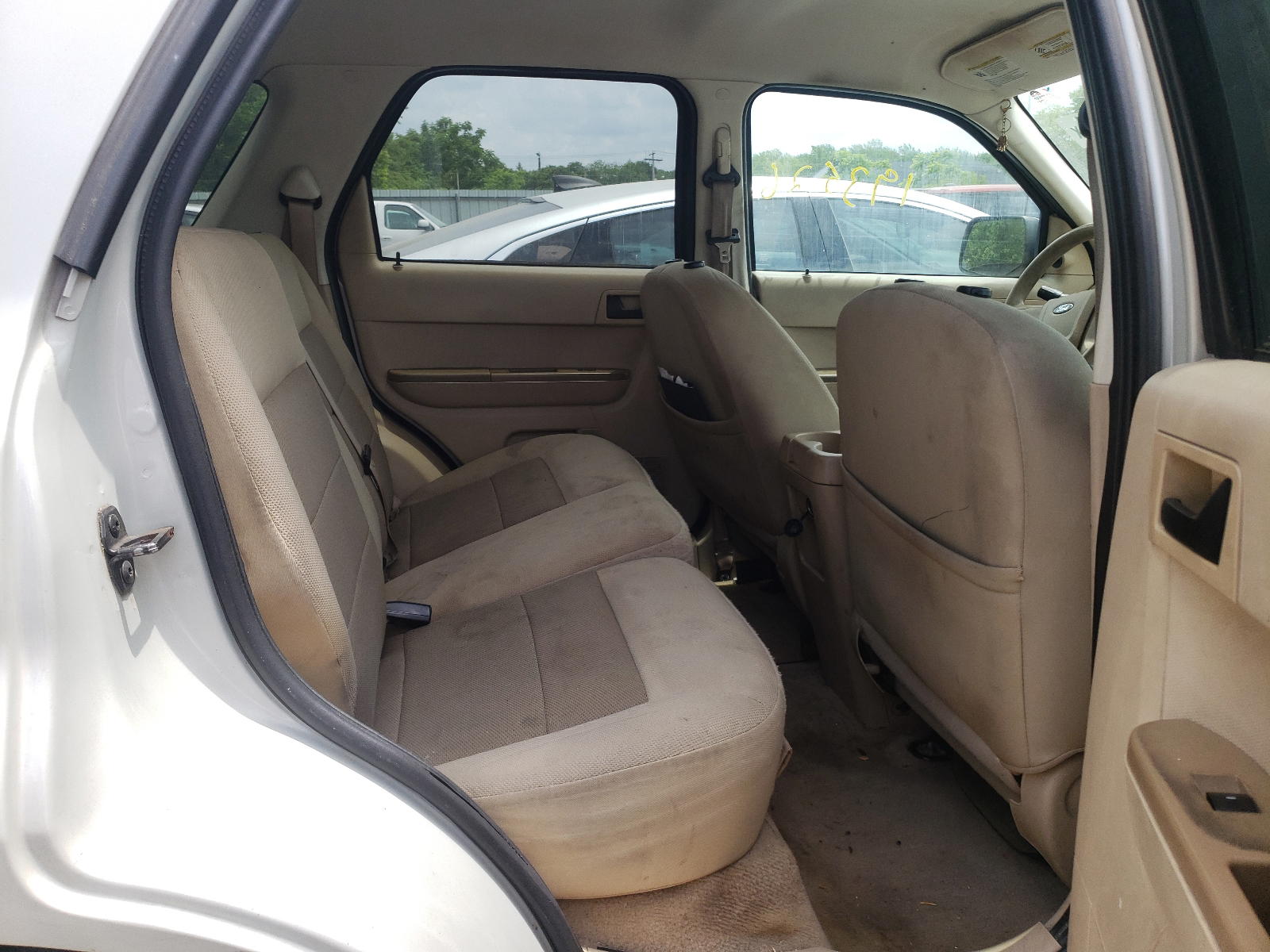 Photo 6 from auction – 2008 FORD ESCAPE XLT with VIN 1FMCU93128KD30776