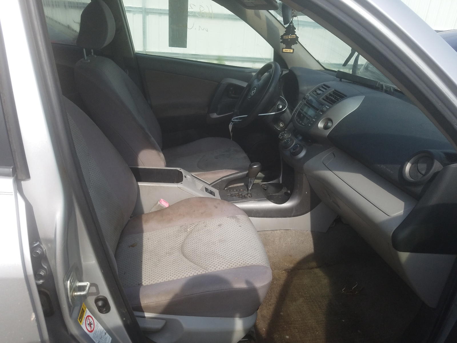 Photo 5 from auction – 2008 TOYOTA RAV4 with VIN JTMBD33V086057085